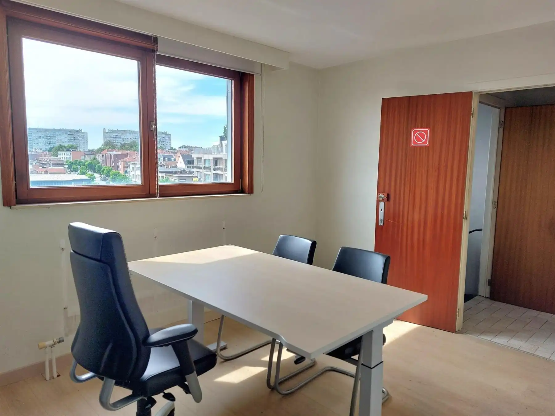 APPARTEMENT INCLUSIEF GARAGE EN 2 SLKMS foto 7