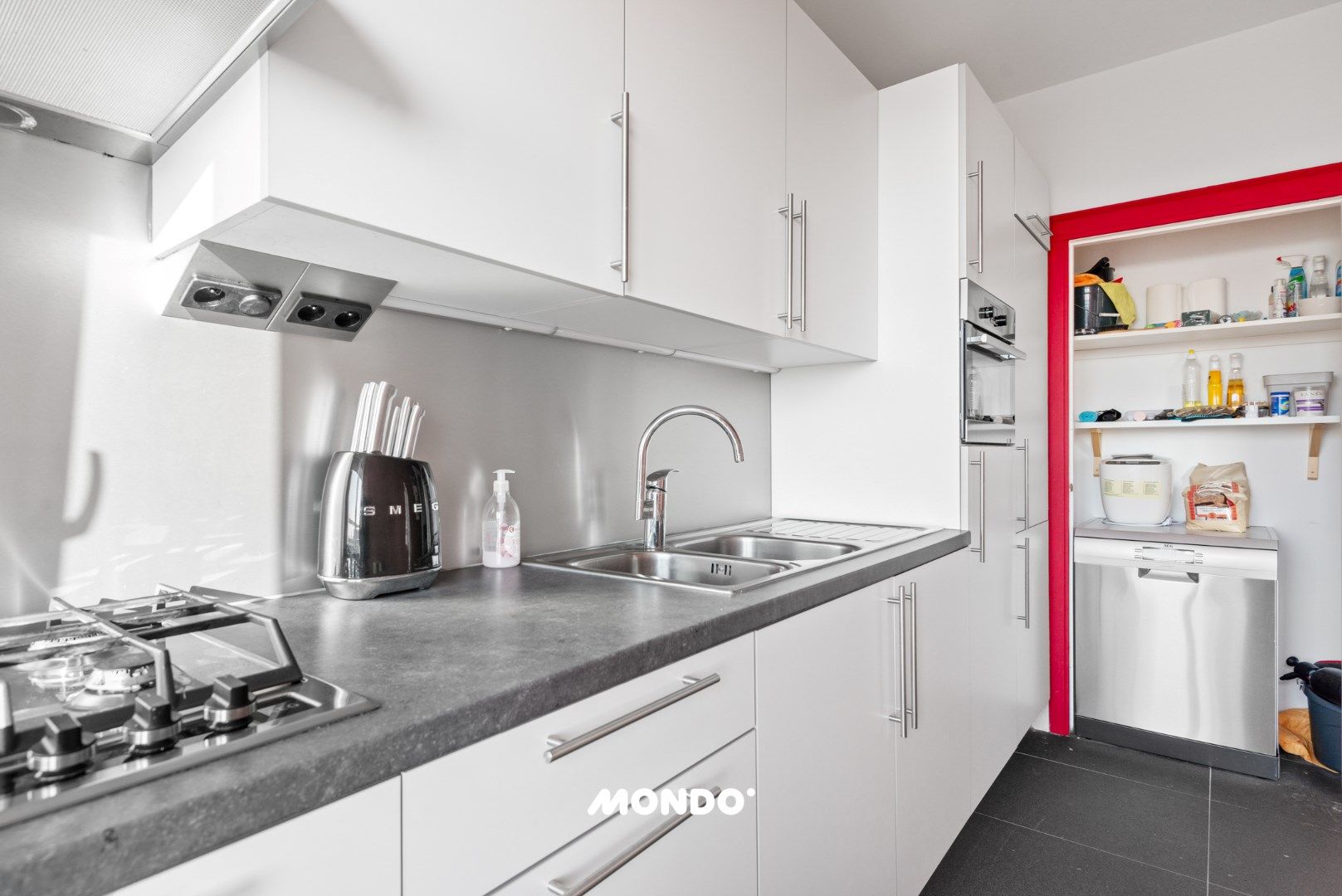 Gerenoveerd appartement met een mooi uitzicht! foto 7
