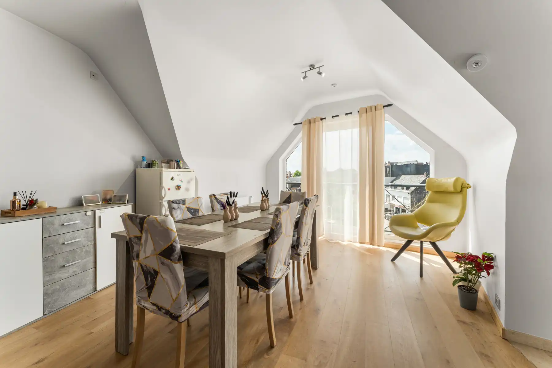 Opbrengsteigendom met 4 appartementen.  foto 36