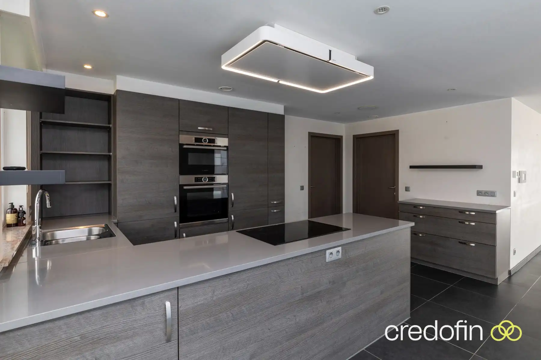 Ruime halfopen bebouwing met grote tuin en zwembad in rustige straat te Lievegem (Waarschoot) foto 6