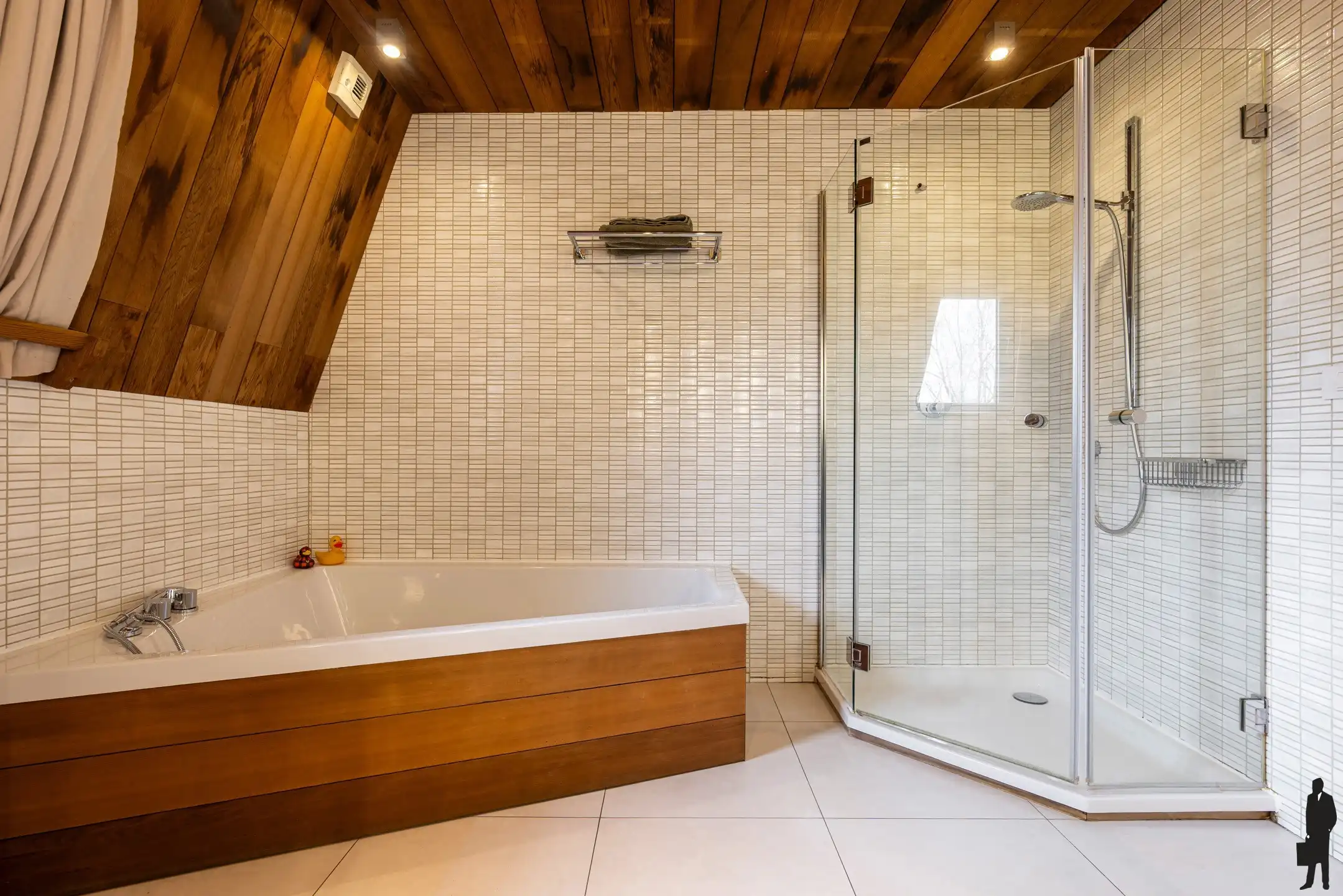 Unieke villa met zwembad, 4 slpk en zuidgerichte tuin foto 22