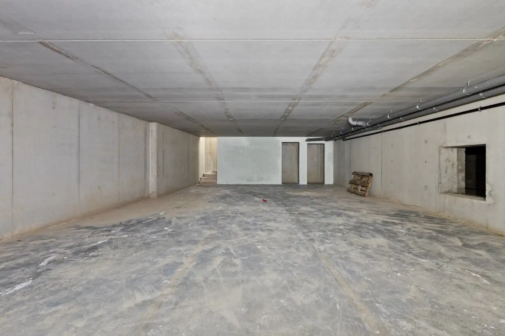 GELIJKVLOERS HANDELSPAND met KELDERRUIMTE TE KOOP/TE HUUR OP A-LOCATIE IN HOUTHALEN CENTRUM   foto 14