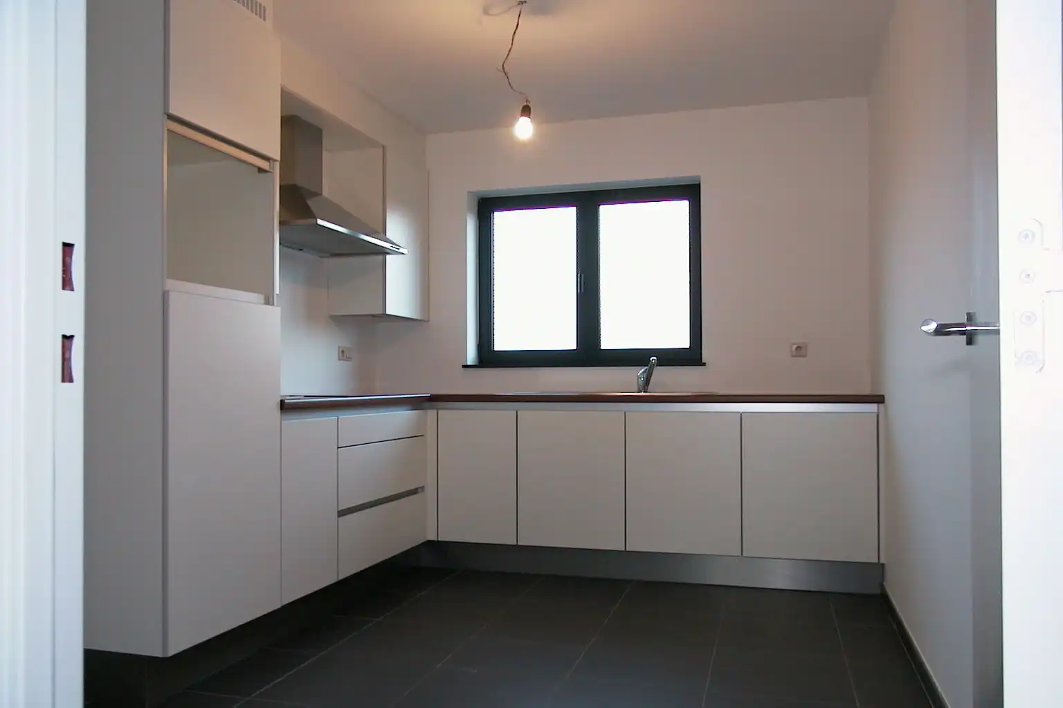 Mooi ruim appartement met twee slaapkamers foto 5