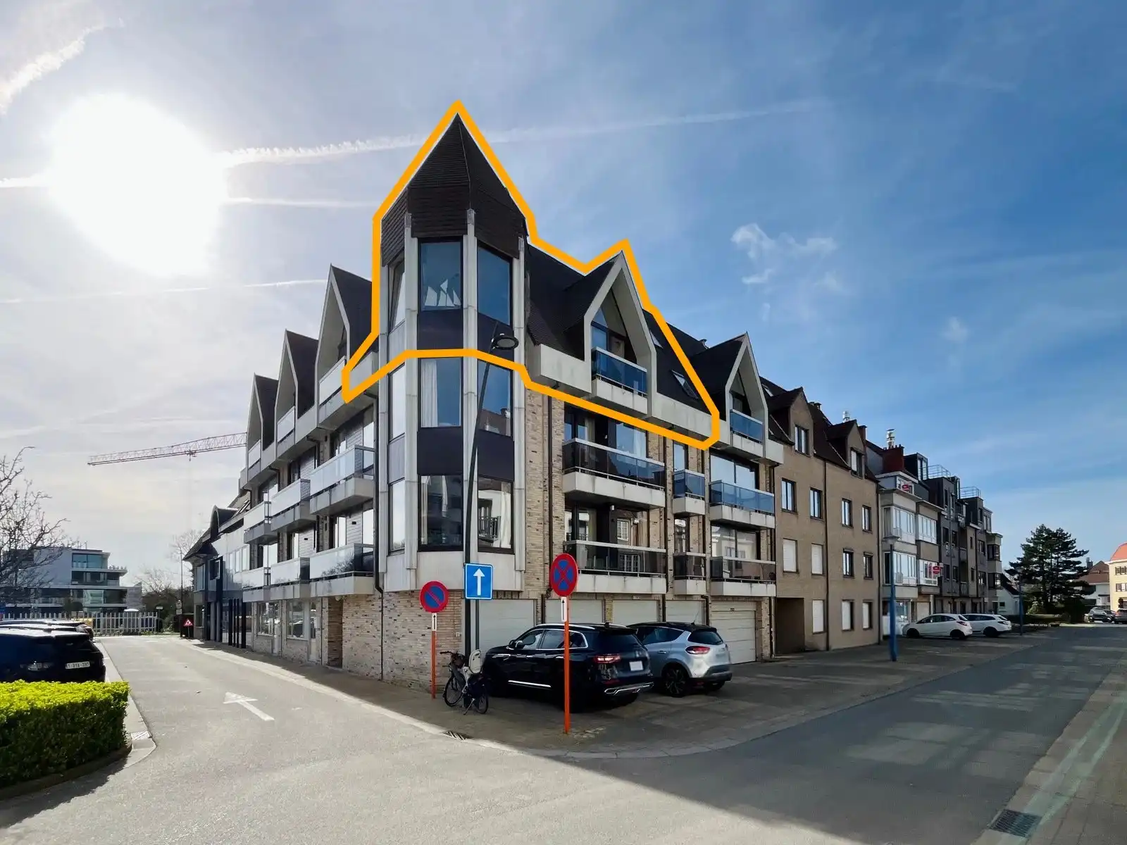 Uw eigen plek aan zee: stijlvol duplex-appartement met 3 slpks in het hart van Koksijde foto 3