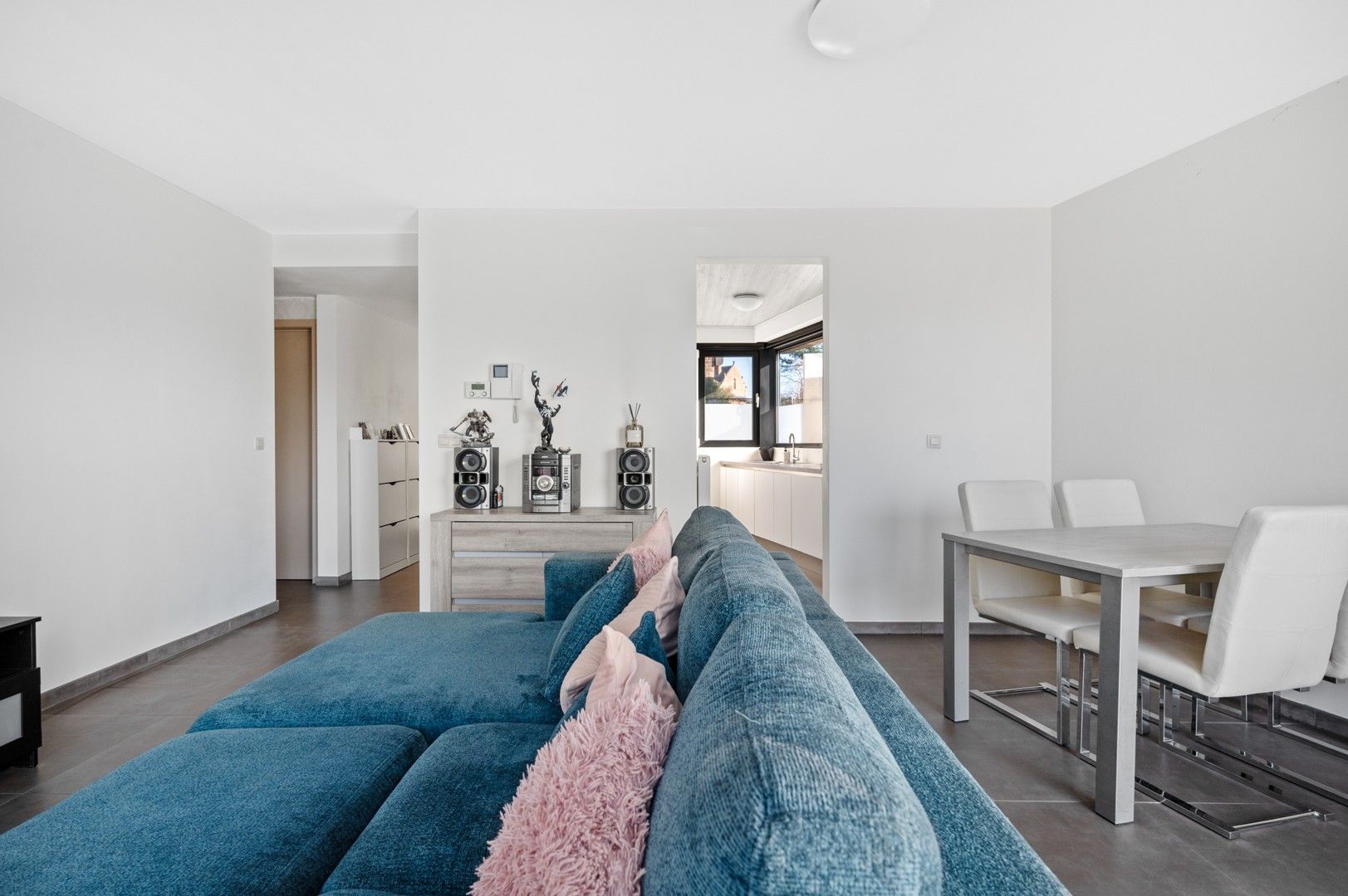 Centraal gelegen gelijkvloers appartement met terras en ondergrondse staanplaats in Herselt foto 11