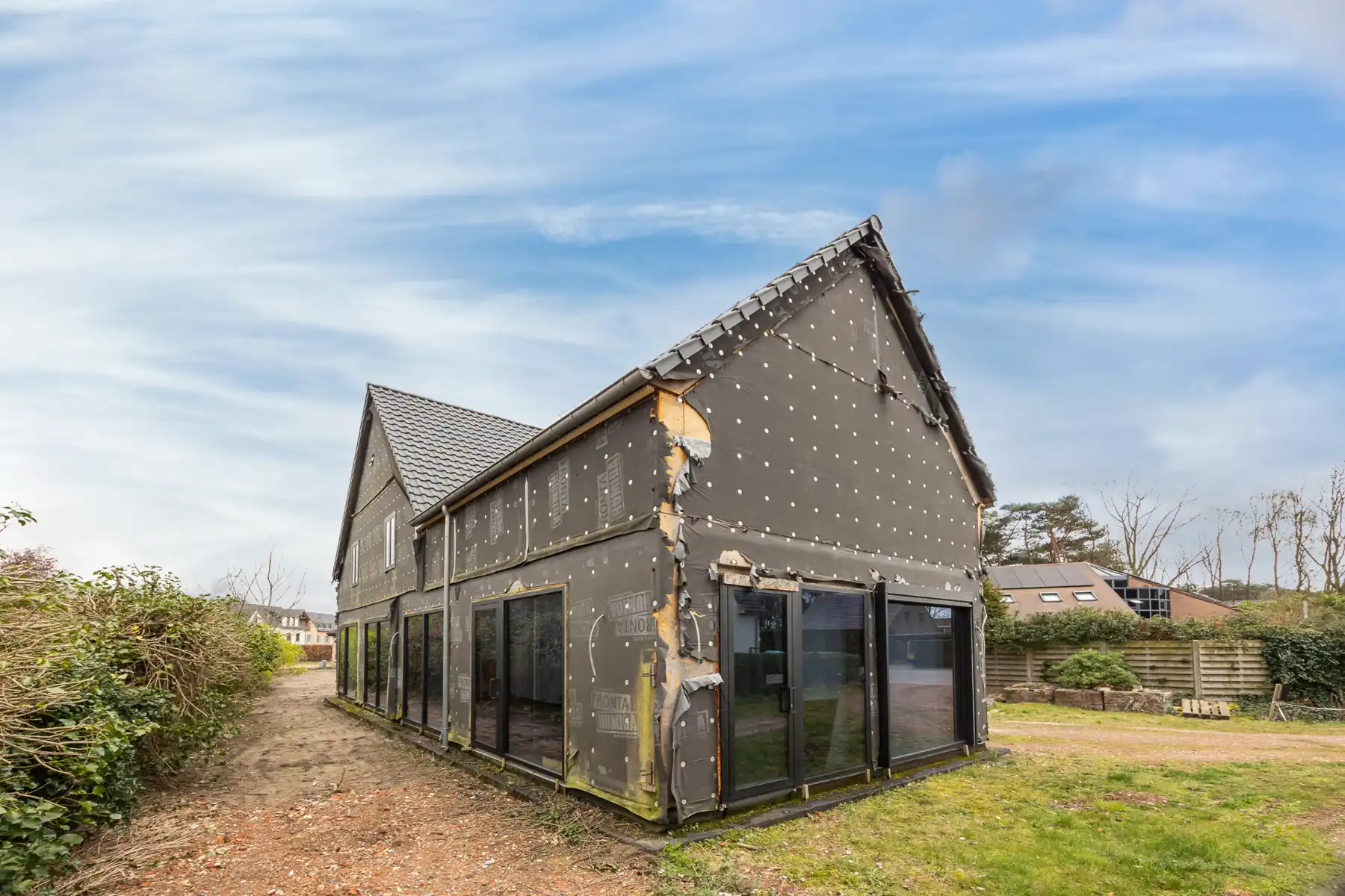 Af te werken ruwbouwwoning met veel mogelijkheden te Lille foto 4