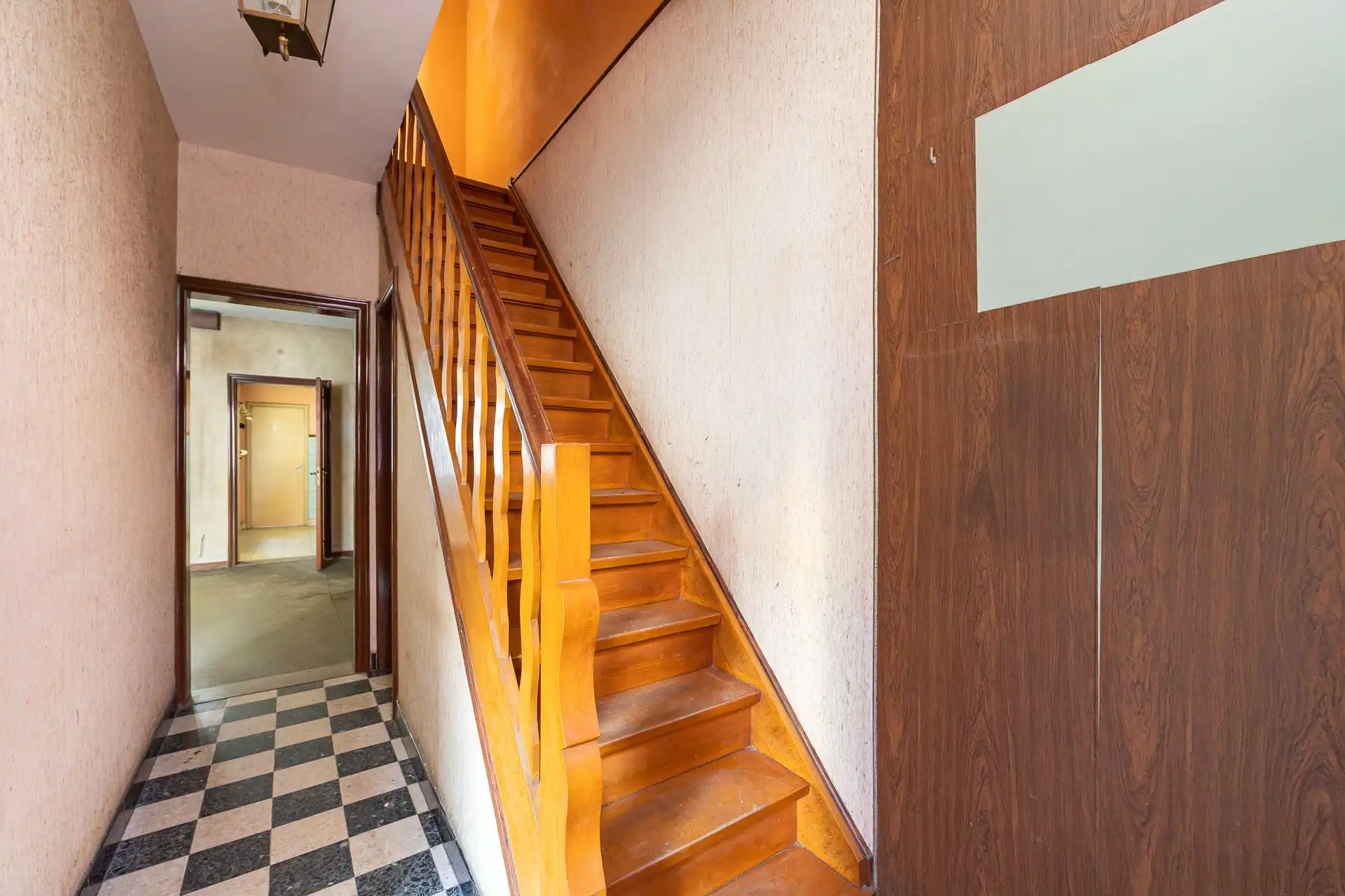 Te renoveren eengezinswoning met 2 slaapkamers en stadstuin foto 3