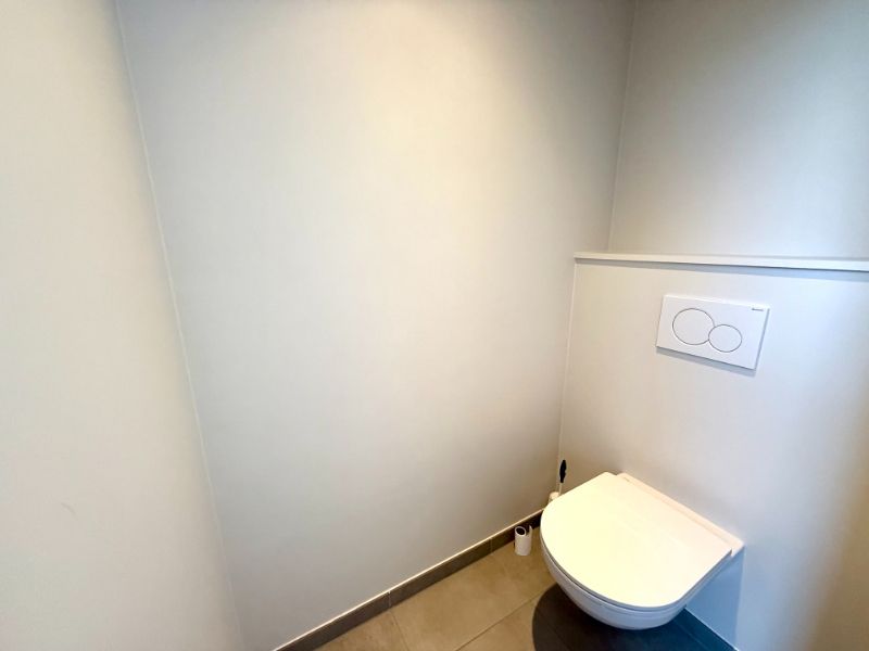 Recent duplex appartement met 2 slaapkamers en terras foto 19