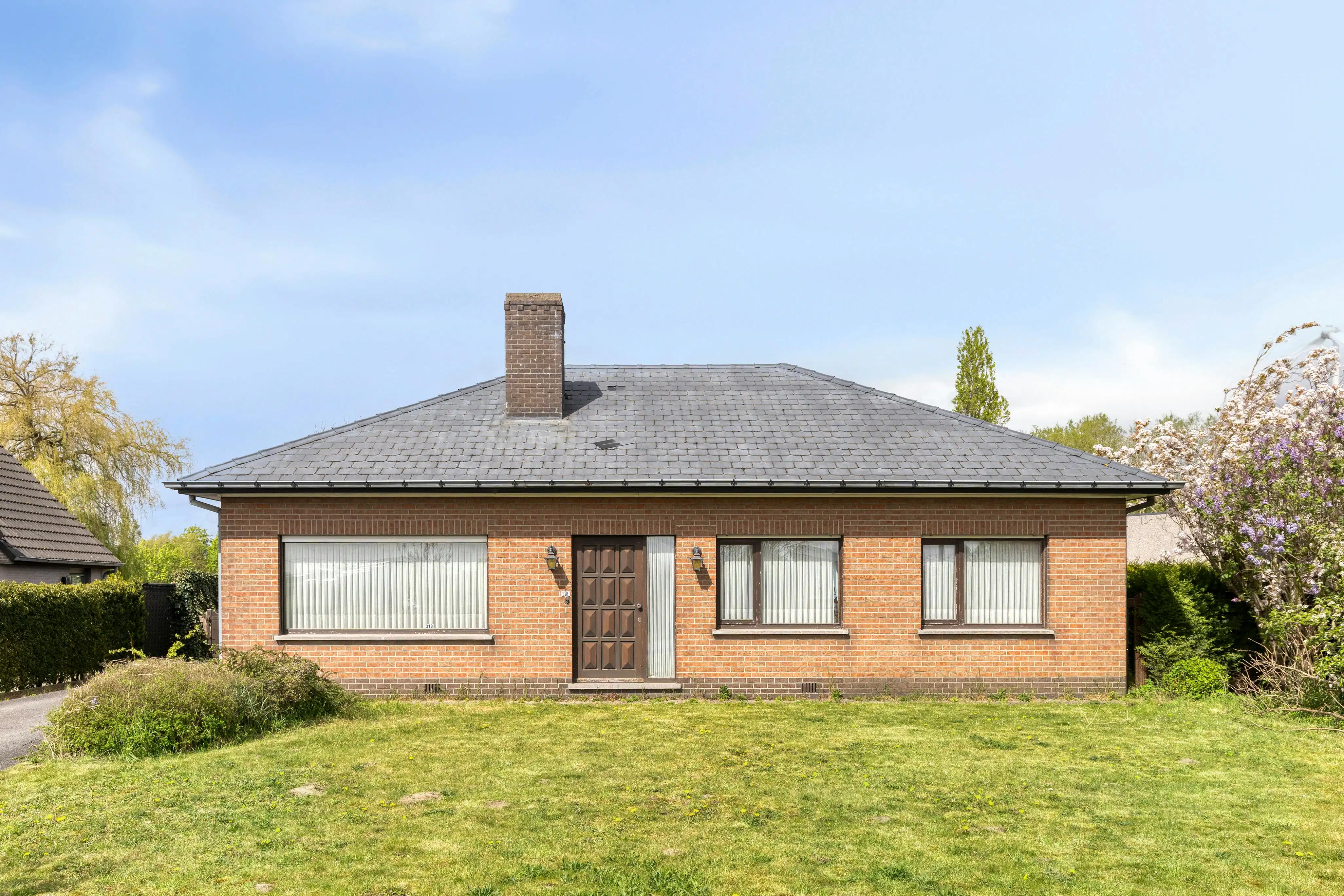 Open bebouwing met atelier en garage te koop in Zulte foto 2