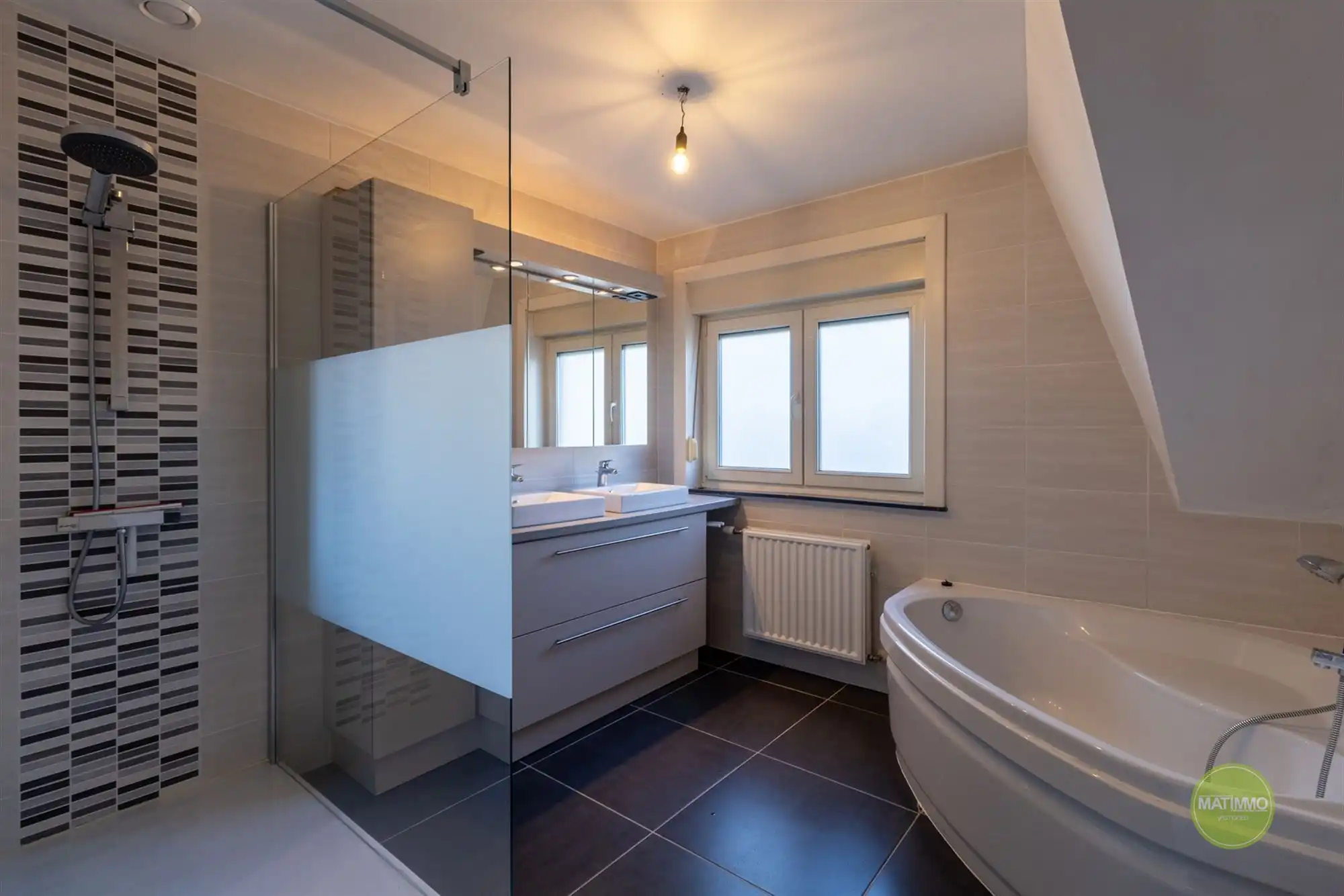 Instapklare gezinswoning met tuin in Dessel foto 17