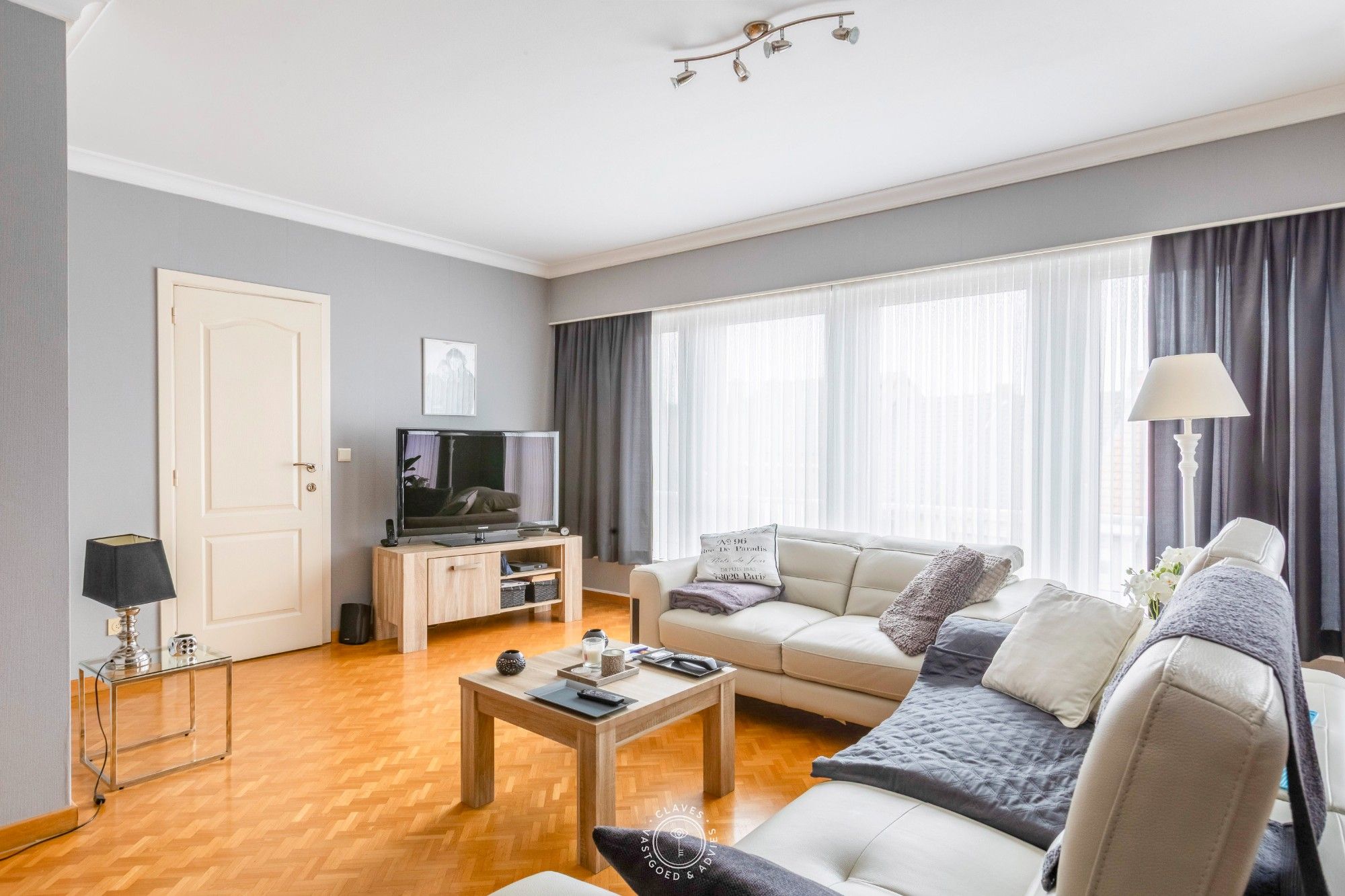 Stijlvol appartement op toplocatie: 3 slaapkamers, 2 badkamers en zonneterras foto 4