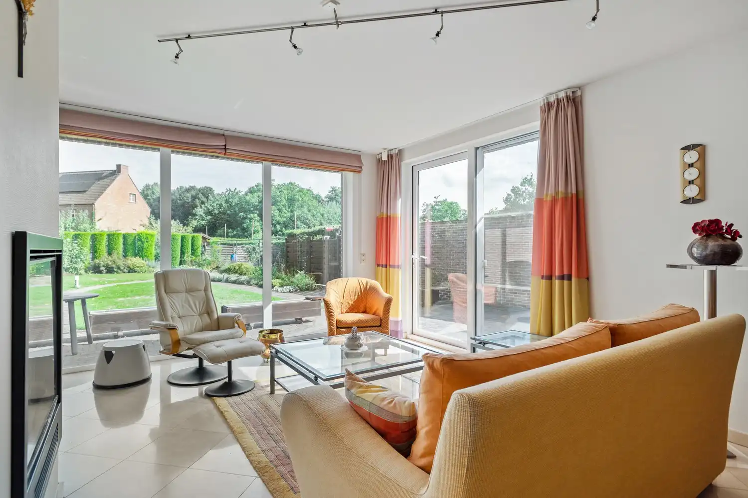 Opbrengsteigendom of co-housing met 2 ruime appartementen in het centrum van Broechem! foto 4