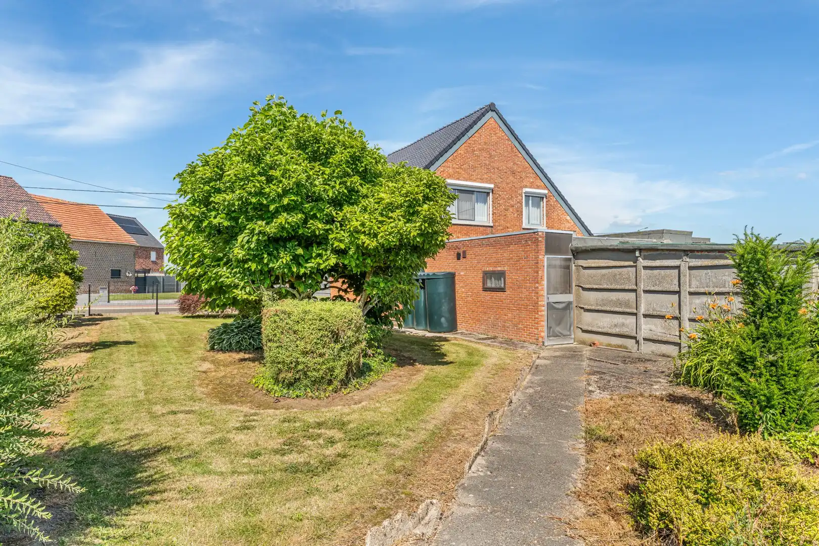 Charmante gezinswoning met prachtige tuin op een perceel van ca. 3.348 m² foto 23