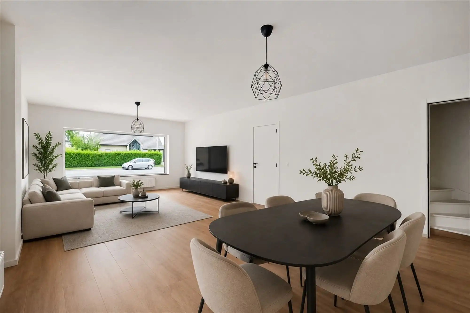 Recent gemoderniseerde, instapklare woning te Putte foto 2