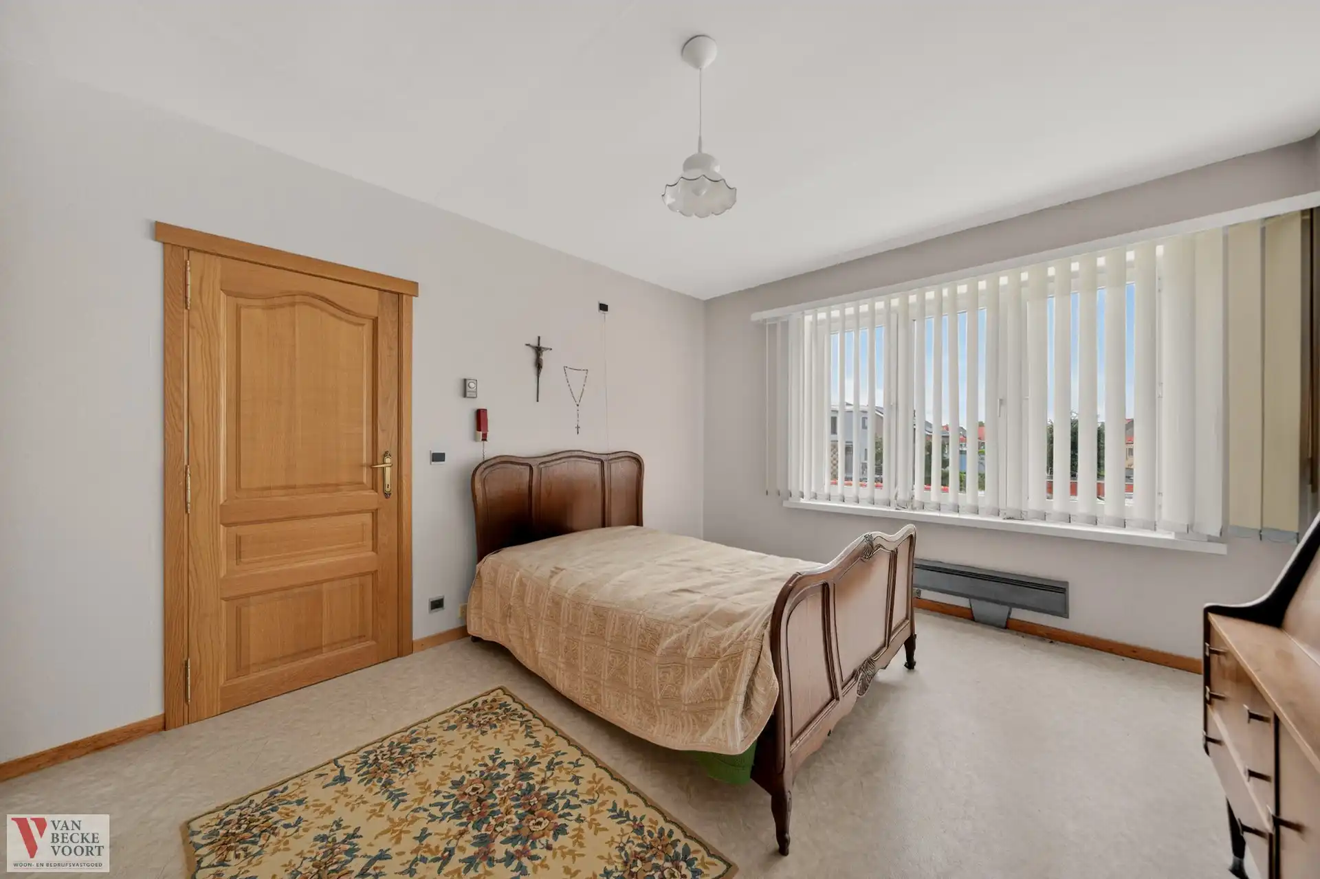 Te renoveren bel-etagewoning met garage foto 5