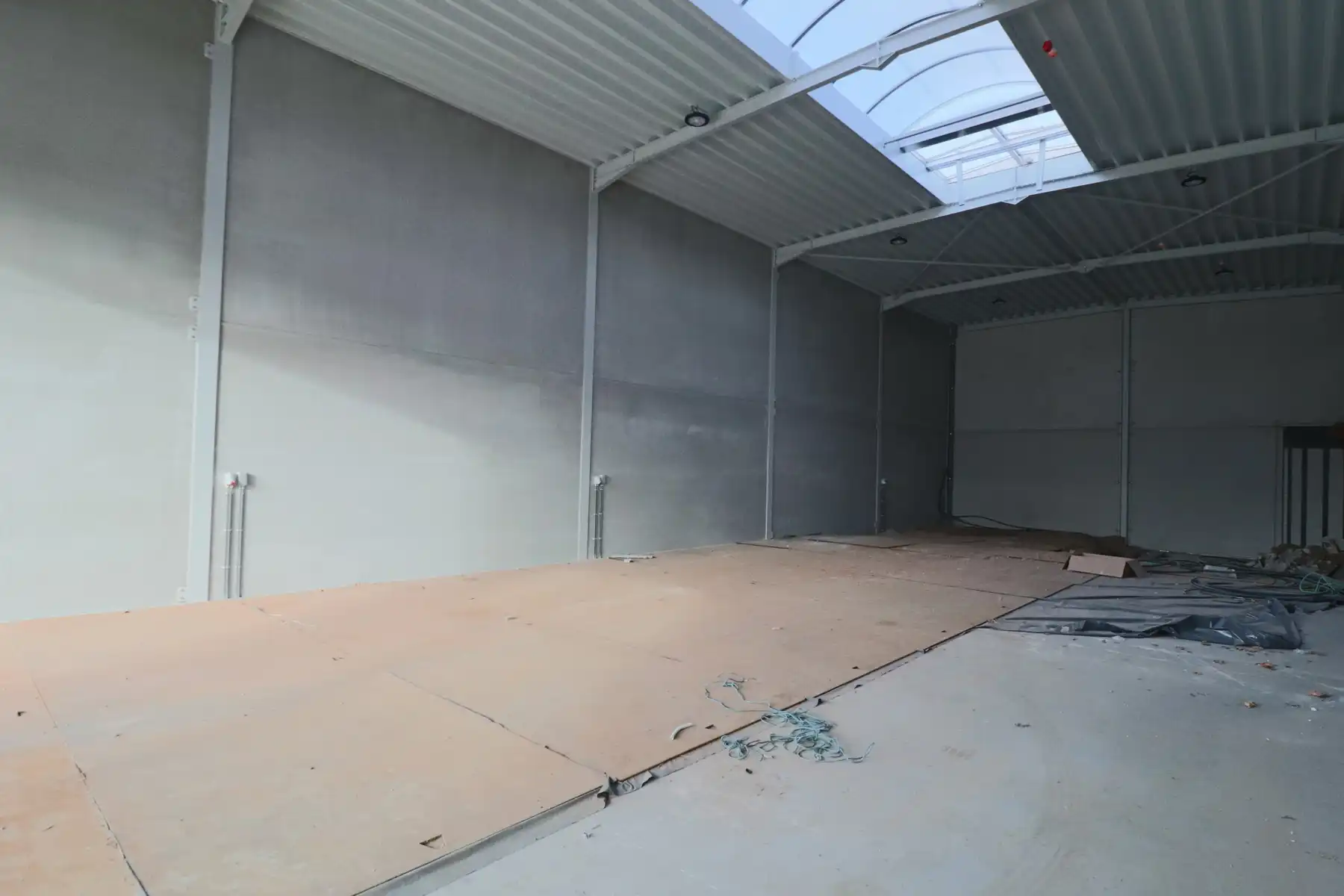 Een nieuwbouw opslag- / bedrijfsruimte van 275 m². foto 6