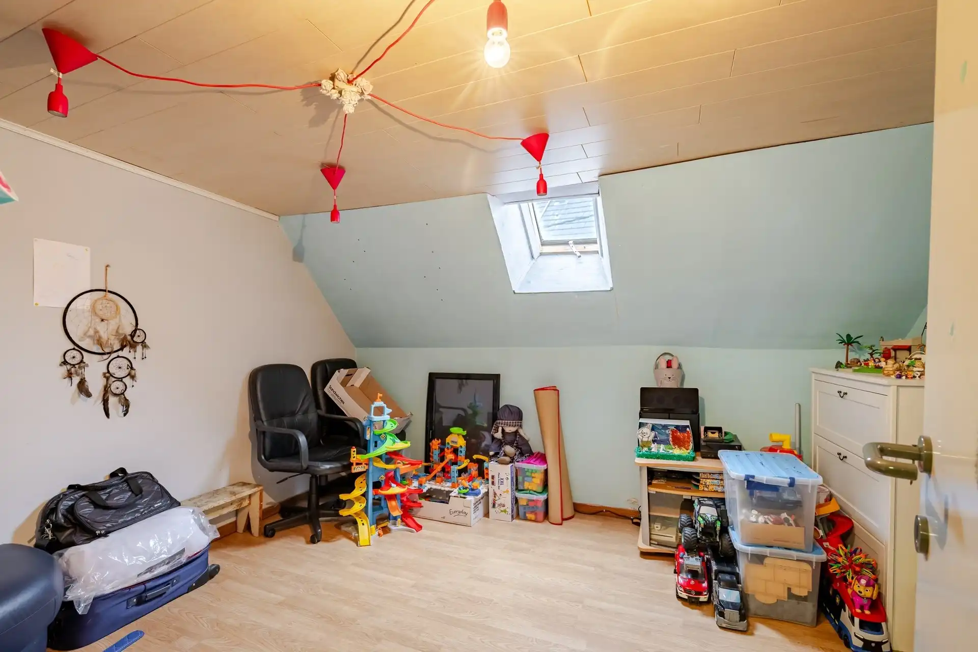 Te renoveren woning of projectgrond met tal van mogelijkheden in Wanzele! foto 14
