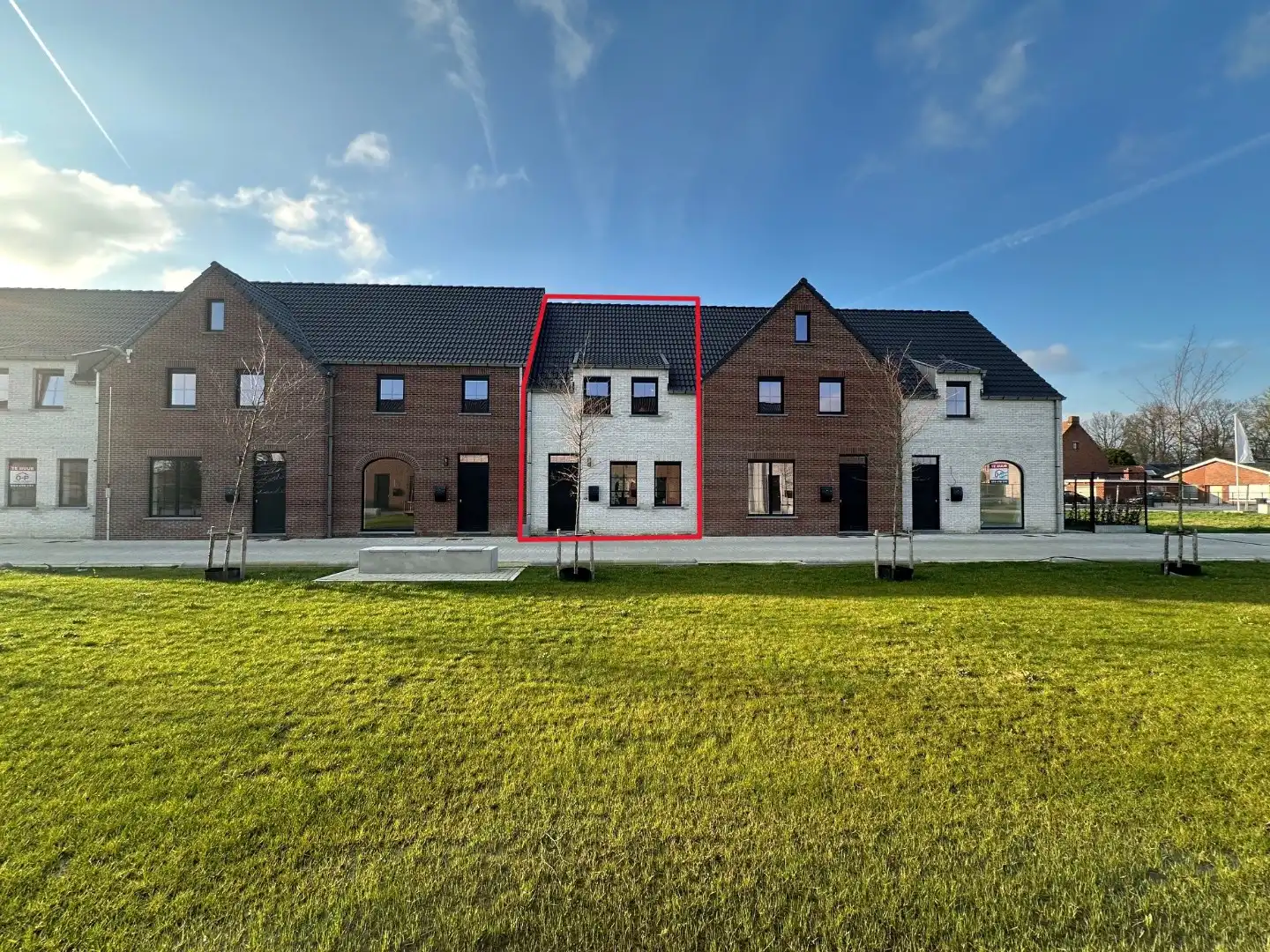 Prachtige instapklare nieuwbouwwoning, energiezuinig, Torhout. foto {{pictureIndex}}