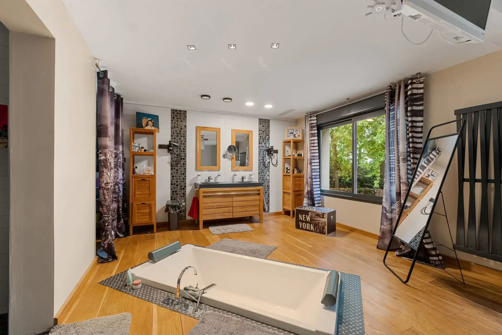 Mooi gelijkvloerse villa foto 12