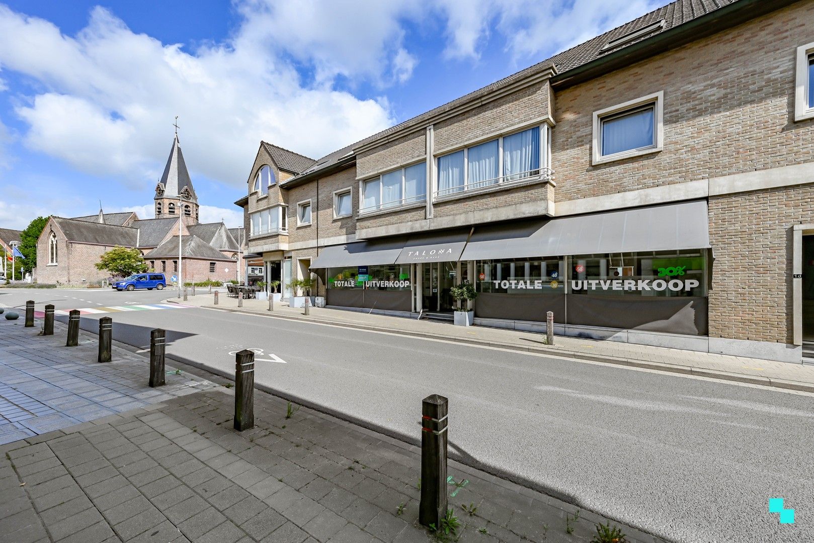 Centraal gelegen handelspand met etalage in hartje Lendelede foto 21