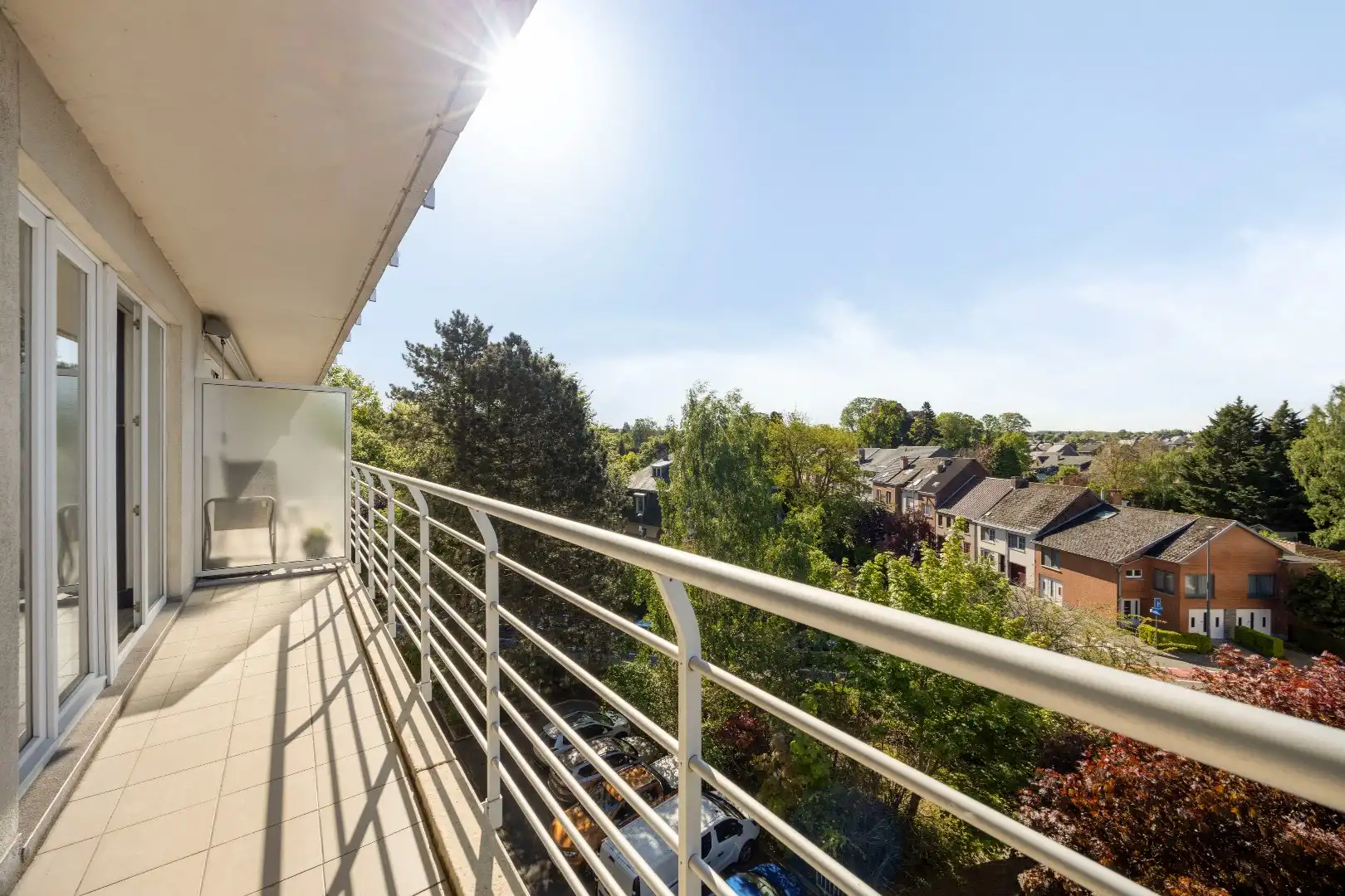 App. te huur met 2 slpk, 2 balkons, kelder en garagebox te Halle foto 9