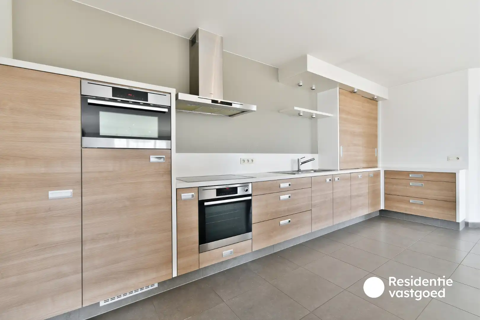 Zeer ruim en modern appartement te huur in Eernegem foto 4
