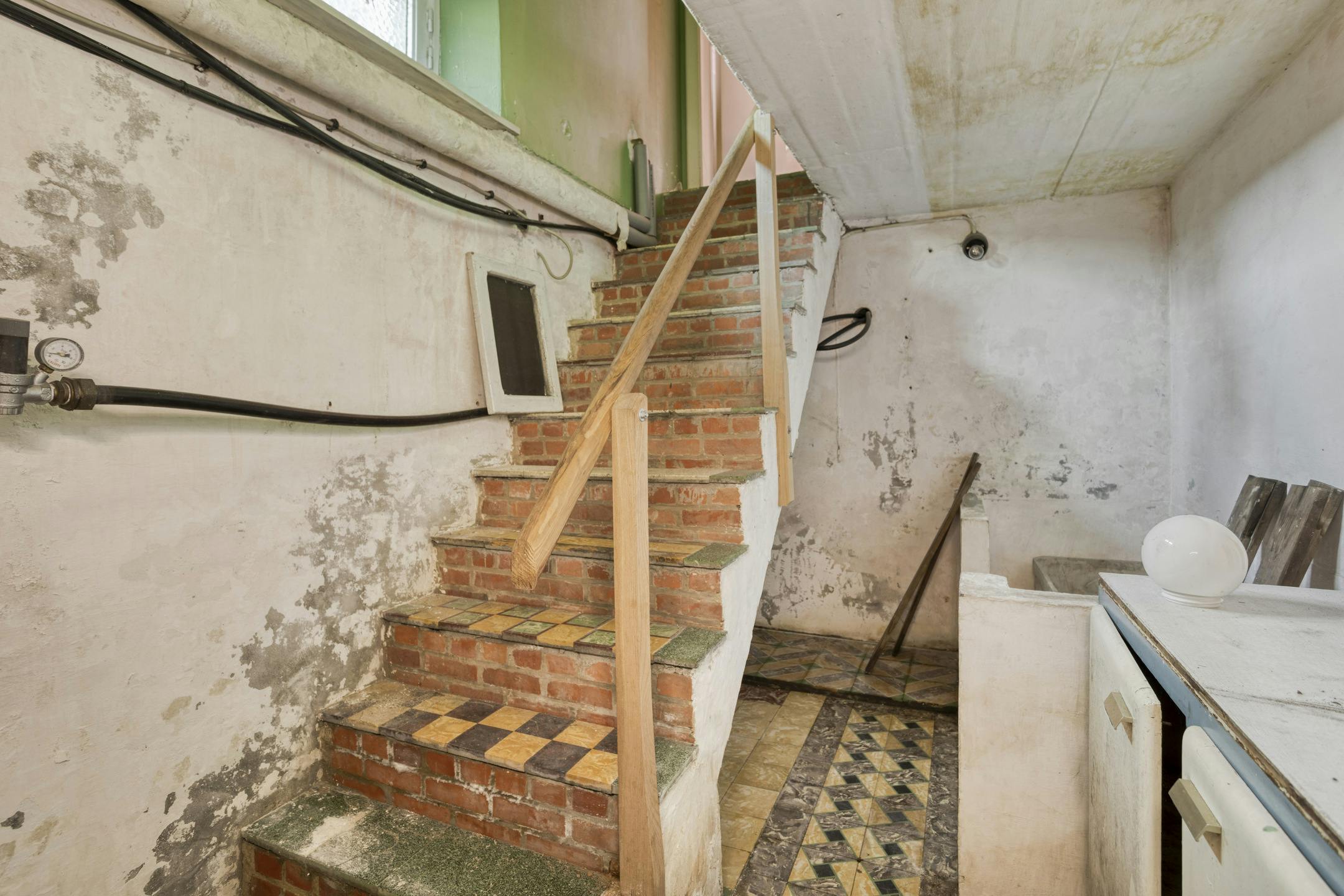 Te renoveren woning te koop net buiten het centrum van Retie foto 24