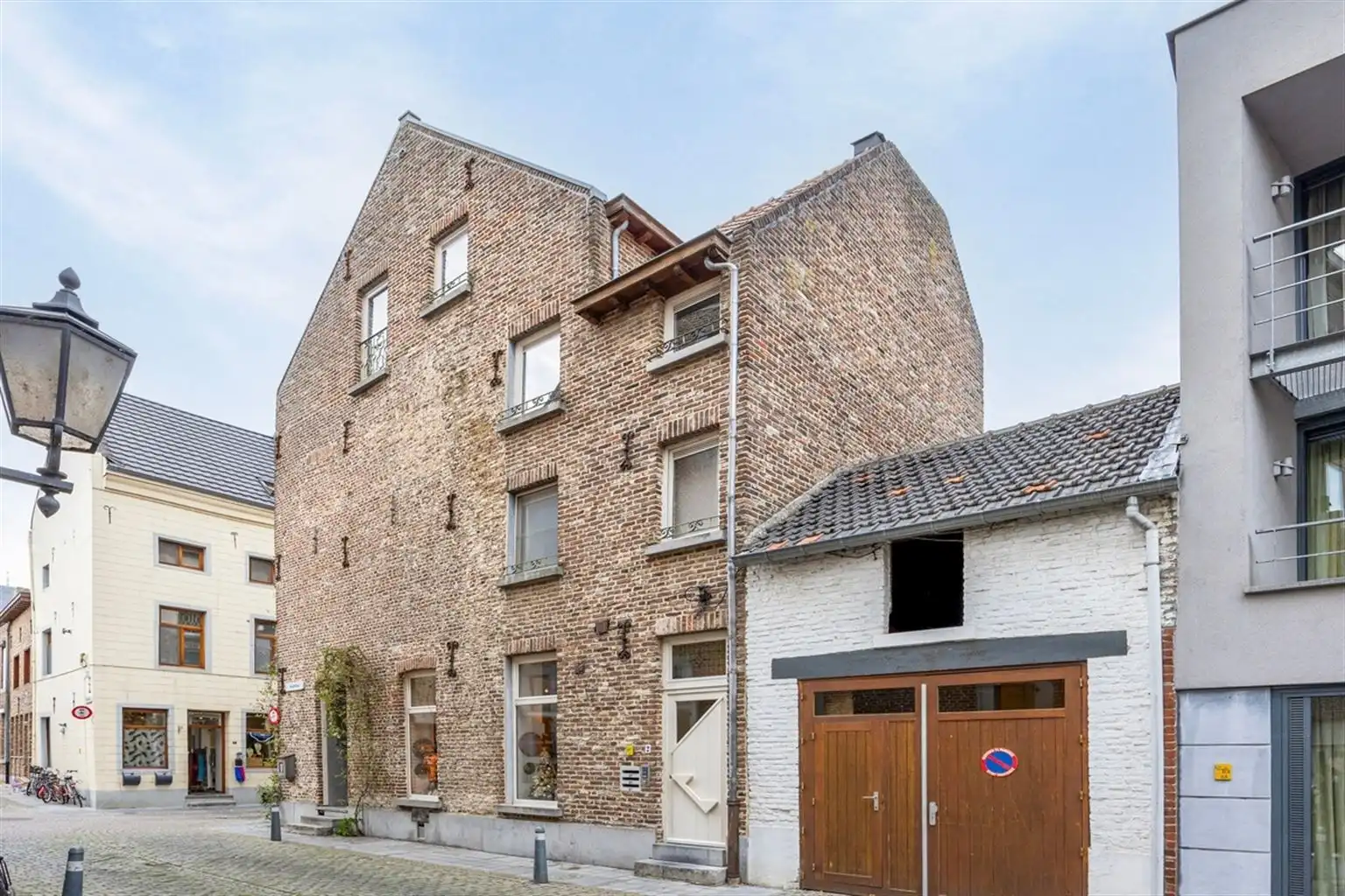 Gezellig, gerenoveerd 1-slaapkamerappartement met dressing/bureelruimte op een toplocatie nabij de Markt van Maaseik. foto 16