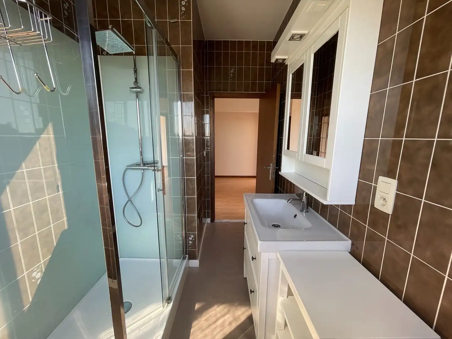 Instapklaar appartement rondom het centrum van Genk met 3 slaapkamers foto 6