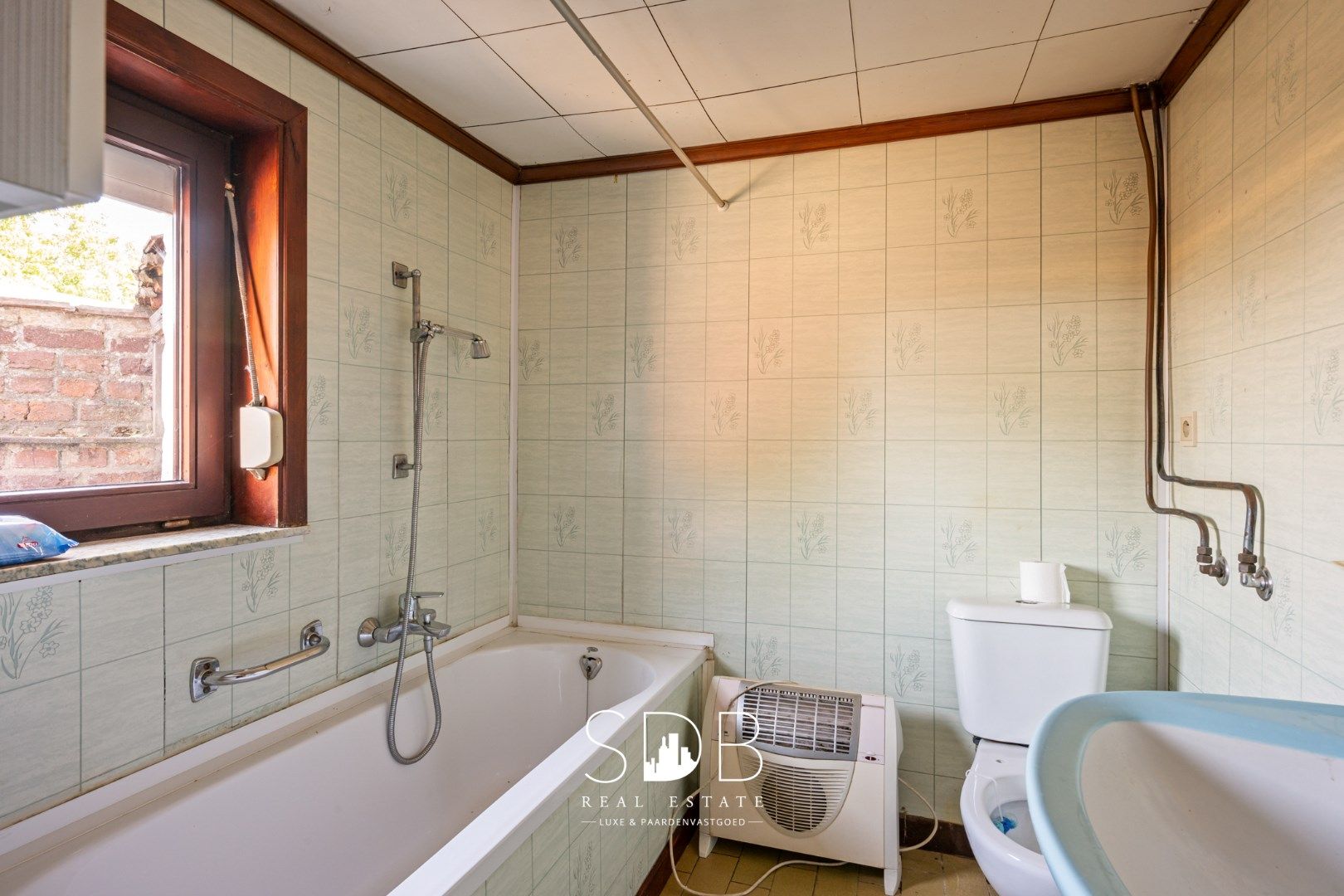 Charmante hoeve met bijgebouwen en graslanden op 27.559m² foto 14