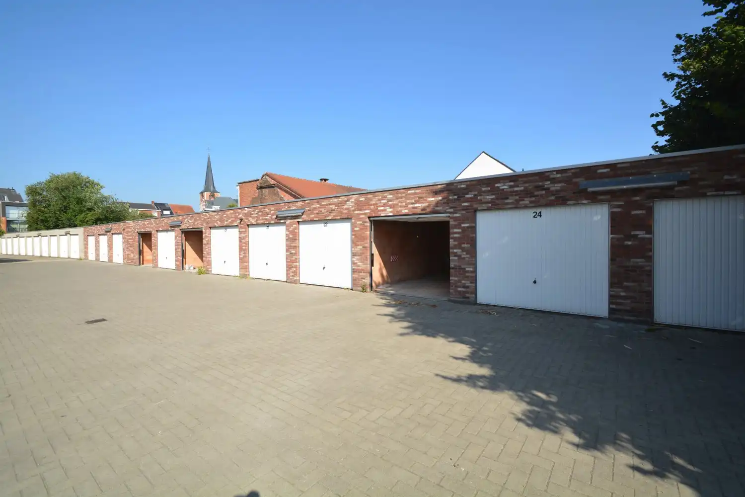 APPARTEMENT MET 2 SLK, TERRAS EN  GARAGEBOX! foto 9