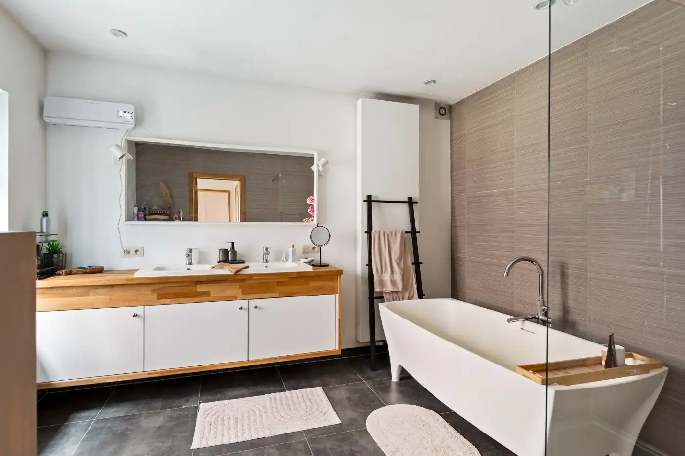 Charmante woning met 3 slpk. en tuin foto 12