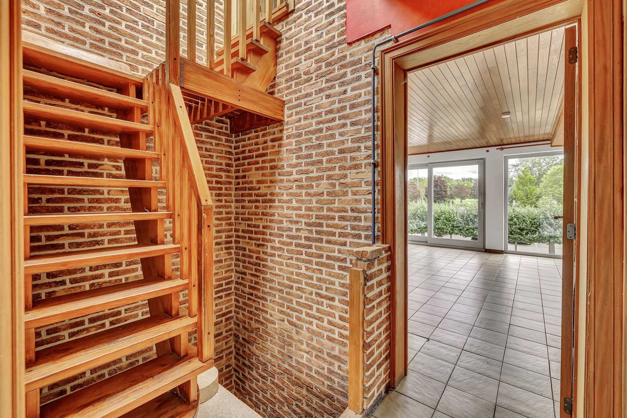 Ruime op te frissen woning met diverse mogelijkheden foto 21