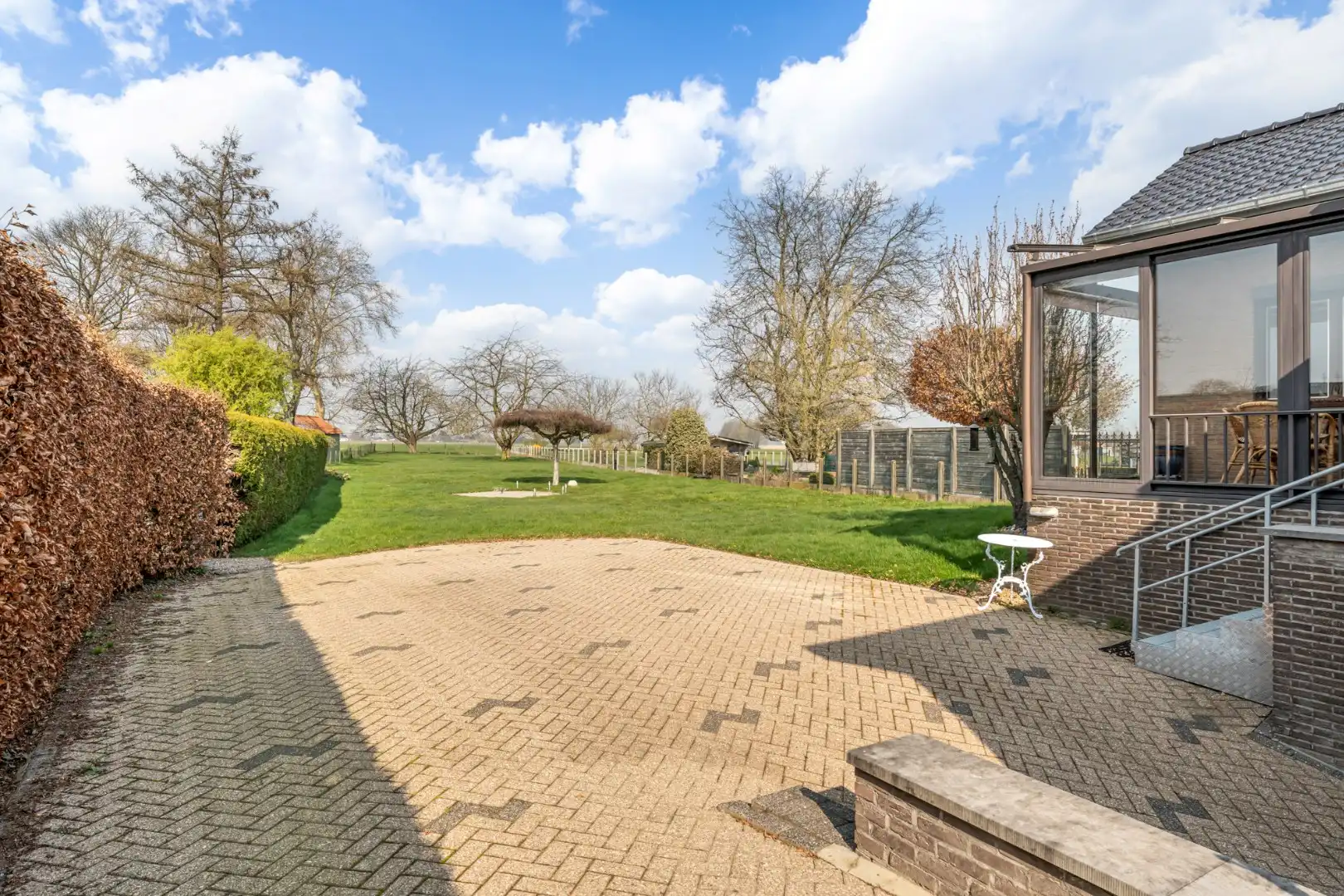 Zeer goed onderhouden gelijkvloerse gezinswoning op een riant perceel van 19a75ca op een rustige locatie te Schalkhoven, een deelgemeente van Hoeselt.  foto 38