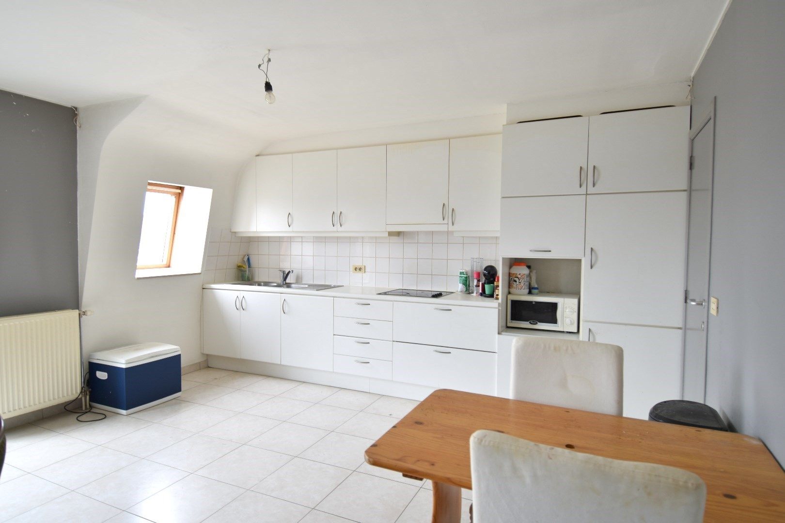 Appartement met 2 slaapkamers op centrale ligging te Bissegem foto 2