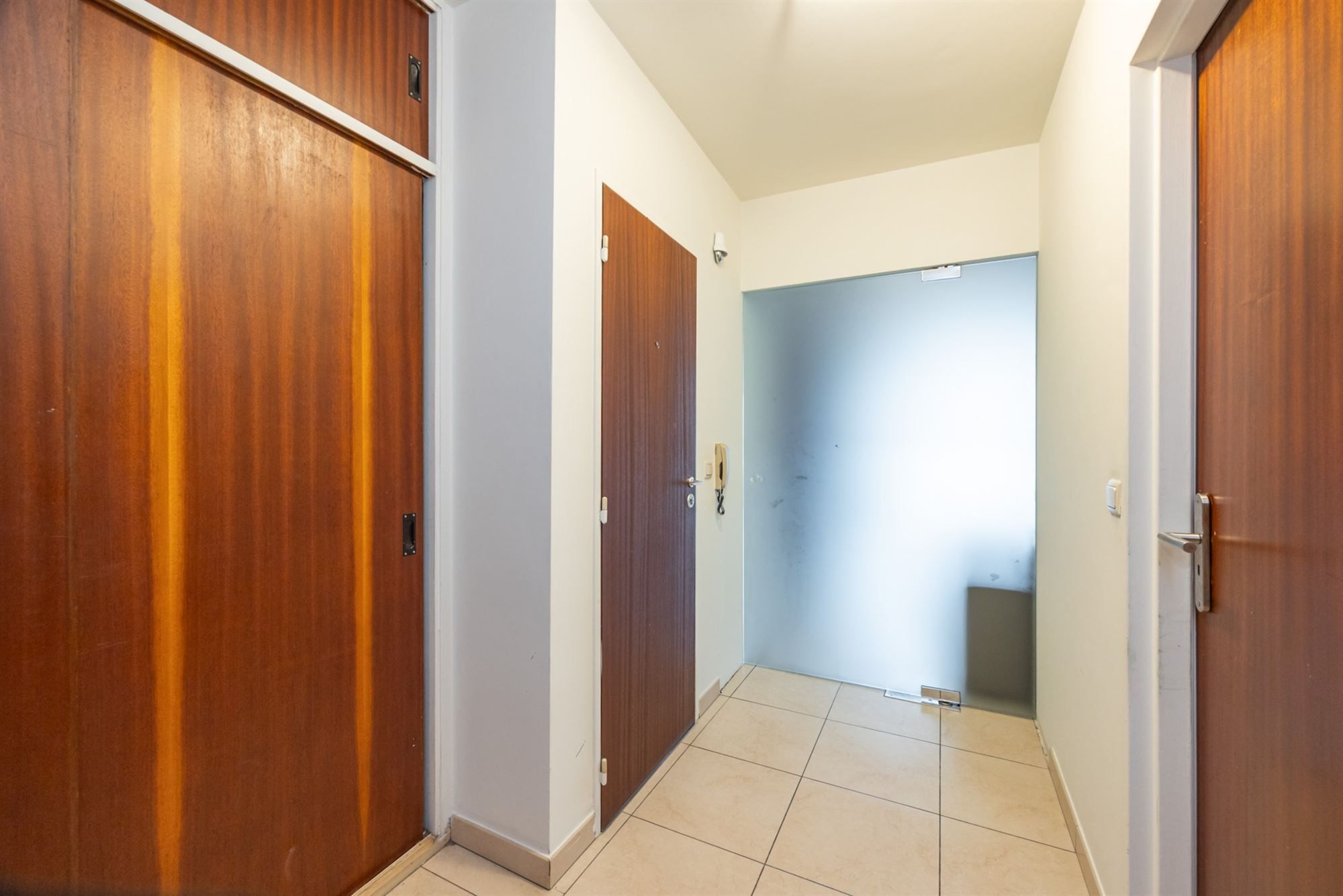 Instapklaar appartement met 2 slaapkamers in hartje Berchem foto 10