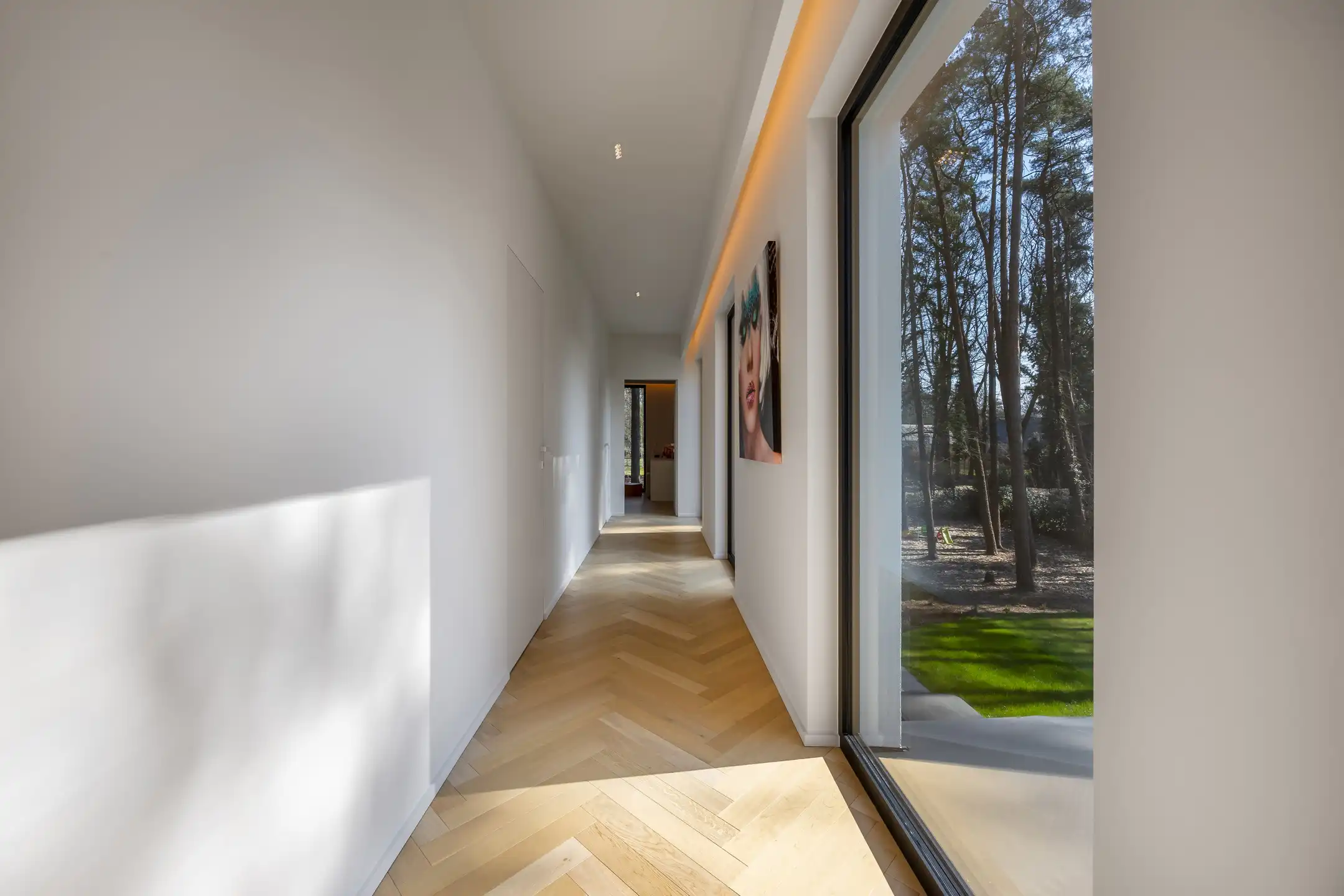 Exclusieve moderne villa met panoramisch zicht op groen foto 31