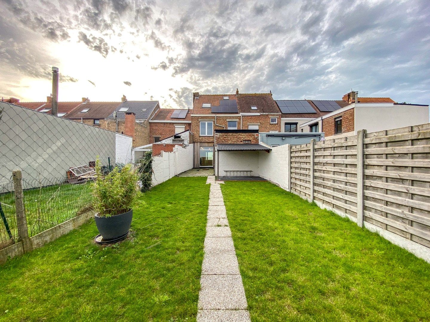 Gerenoveerde rijwoning te huur op 273m² met 3 slaapkamers te Adinkerke (De Panne)!  foto 26