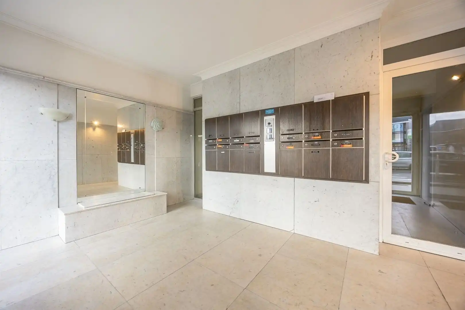 Centraal gelegen appartement met 2 slaapkamers. foto 21