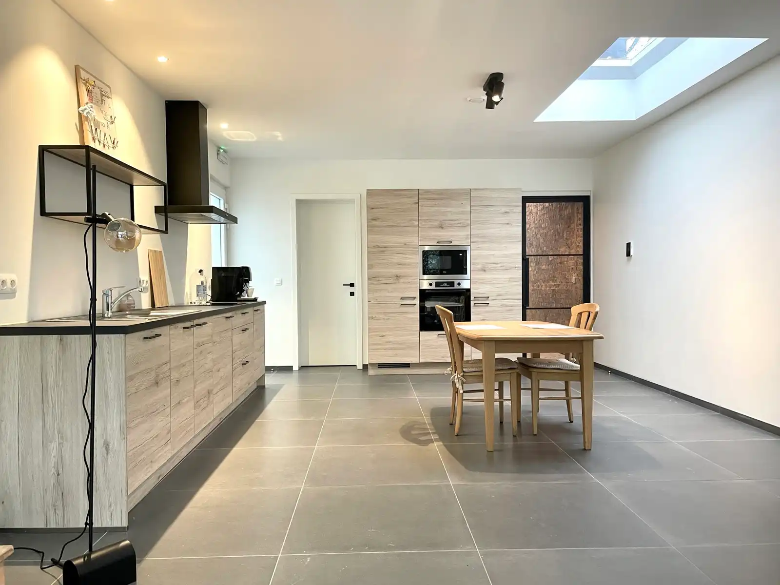 Volledig gerenoveerde woning te Aalst!  foto 5