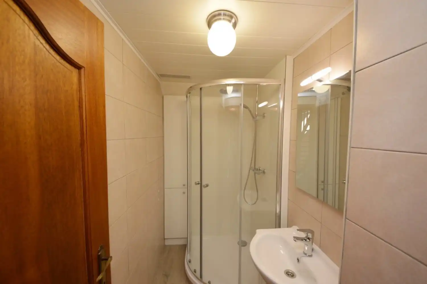 Kwalitatief verhuurde investeringseigendom 5 APP. EN 5 GARAGES in het centrum van Ninove foto 30