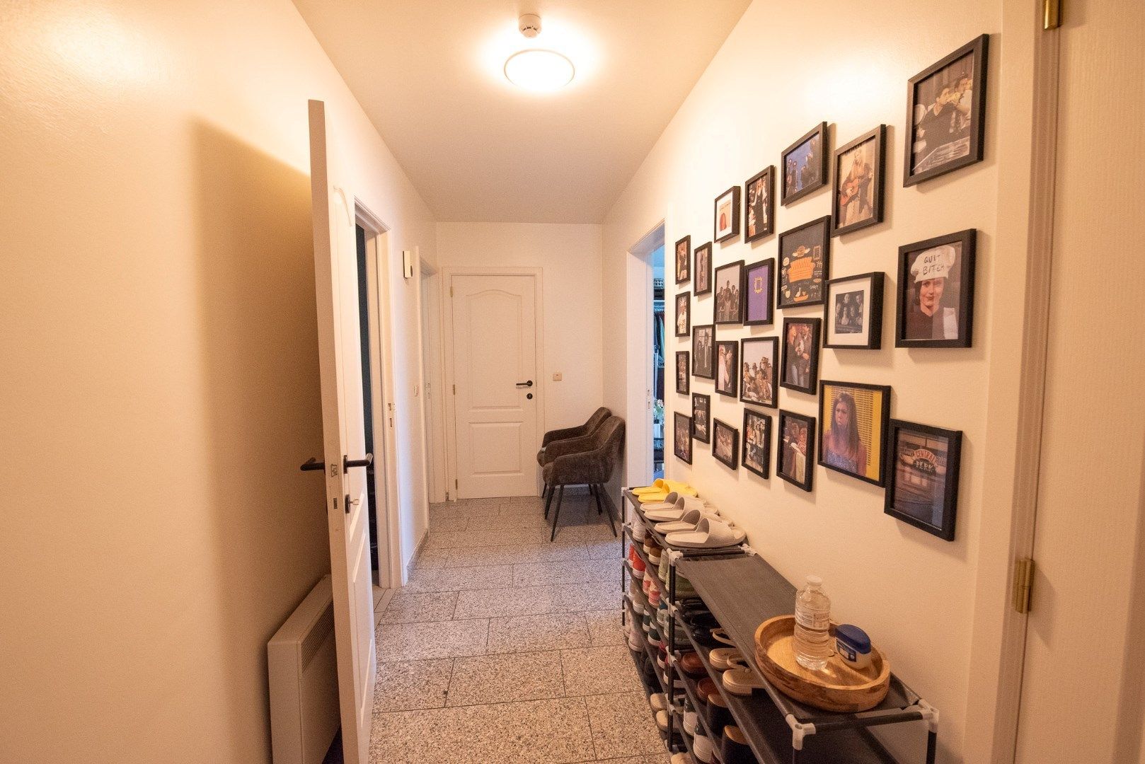 Te koop: Gelijkvloers appartement met 2 slaapkamers en garage in Waregem – Direct rendement! foto 4