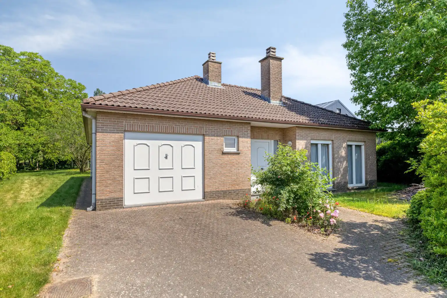Instapklare bungalow met prachtige tuin  foto {{pictureIndex}}