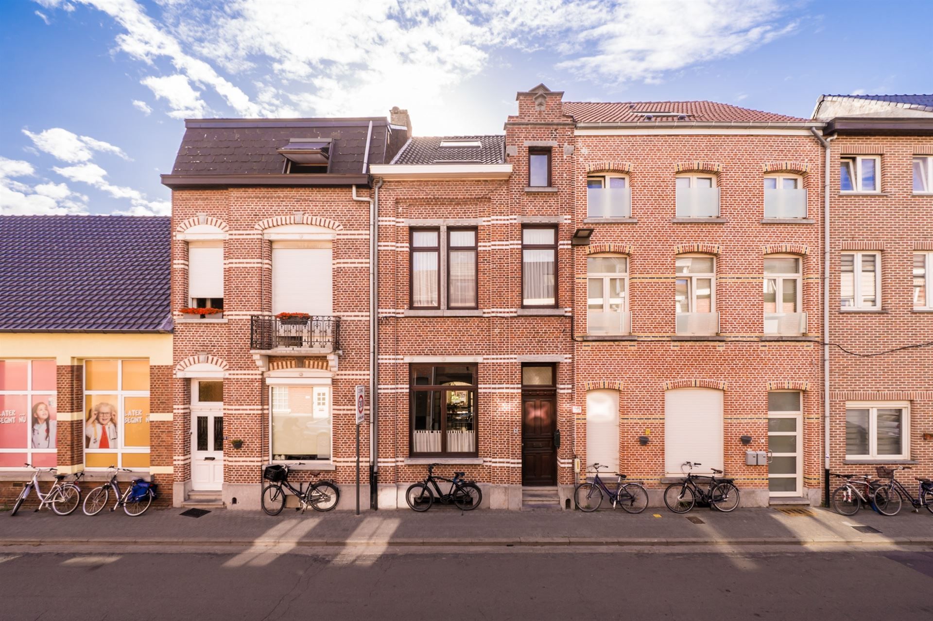 Karaktervolle woning met 3 slpks en tuin met uniek buitenhuis foto 26