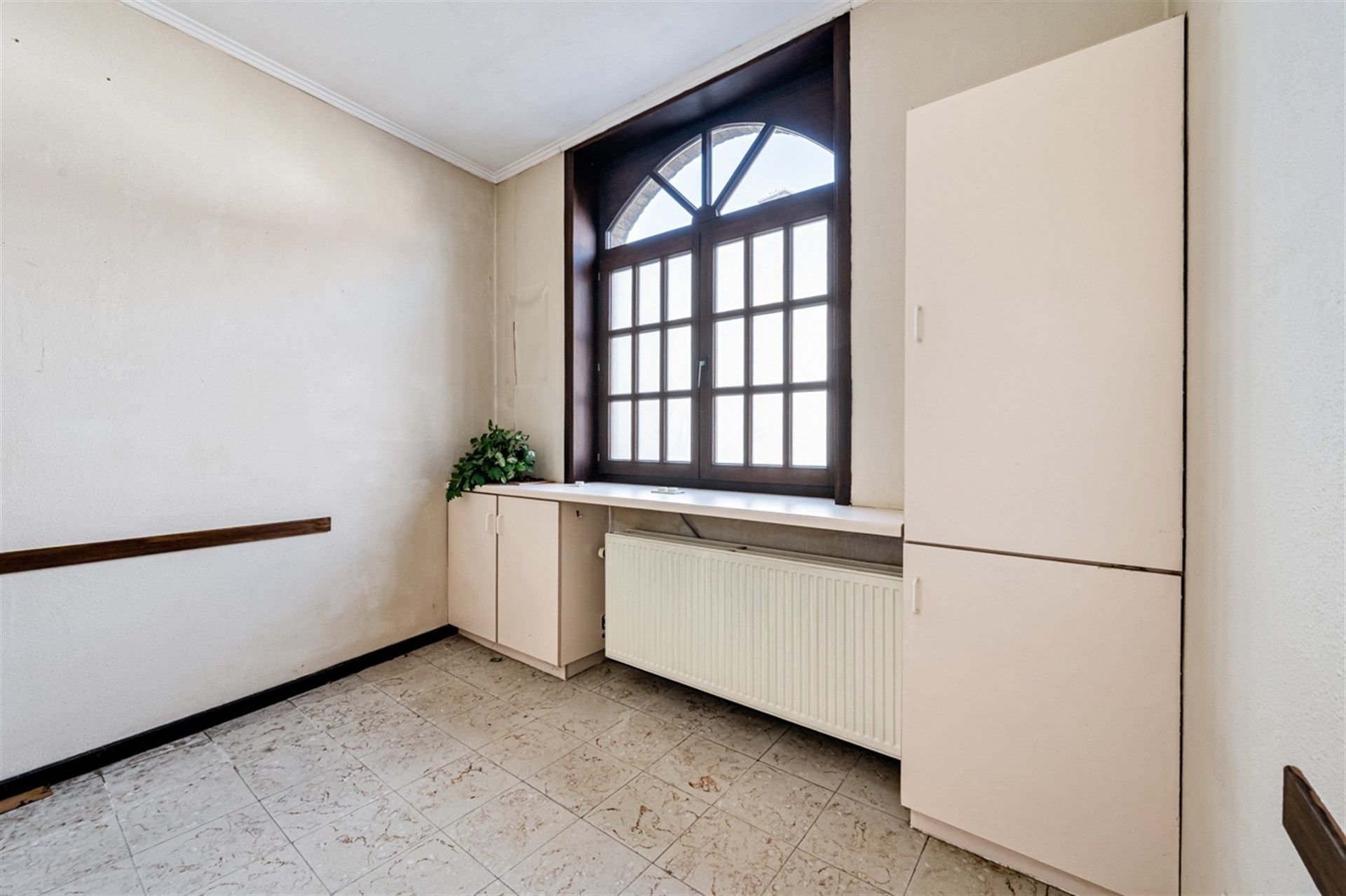 Knusse woning met twee slaapkamers en koer foto 3
