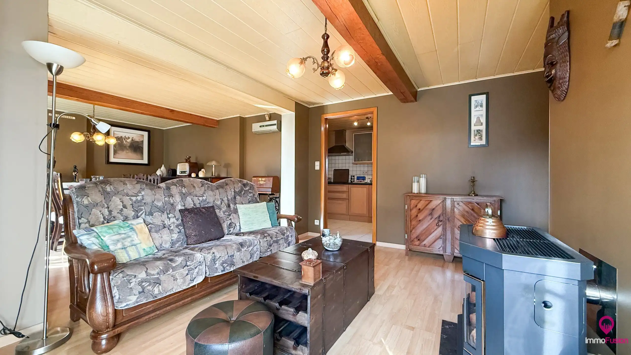 Deels gerenoveerde woning met groot perceel van ca 13are! foto 3