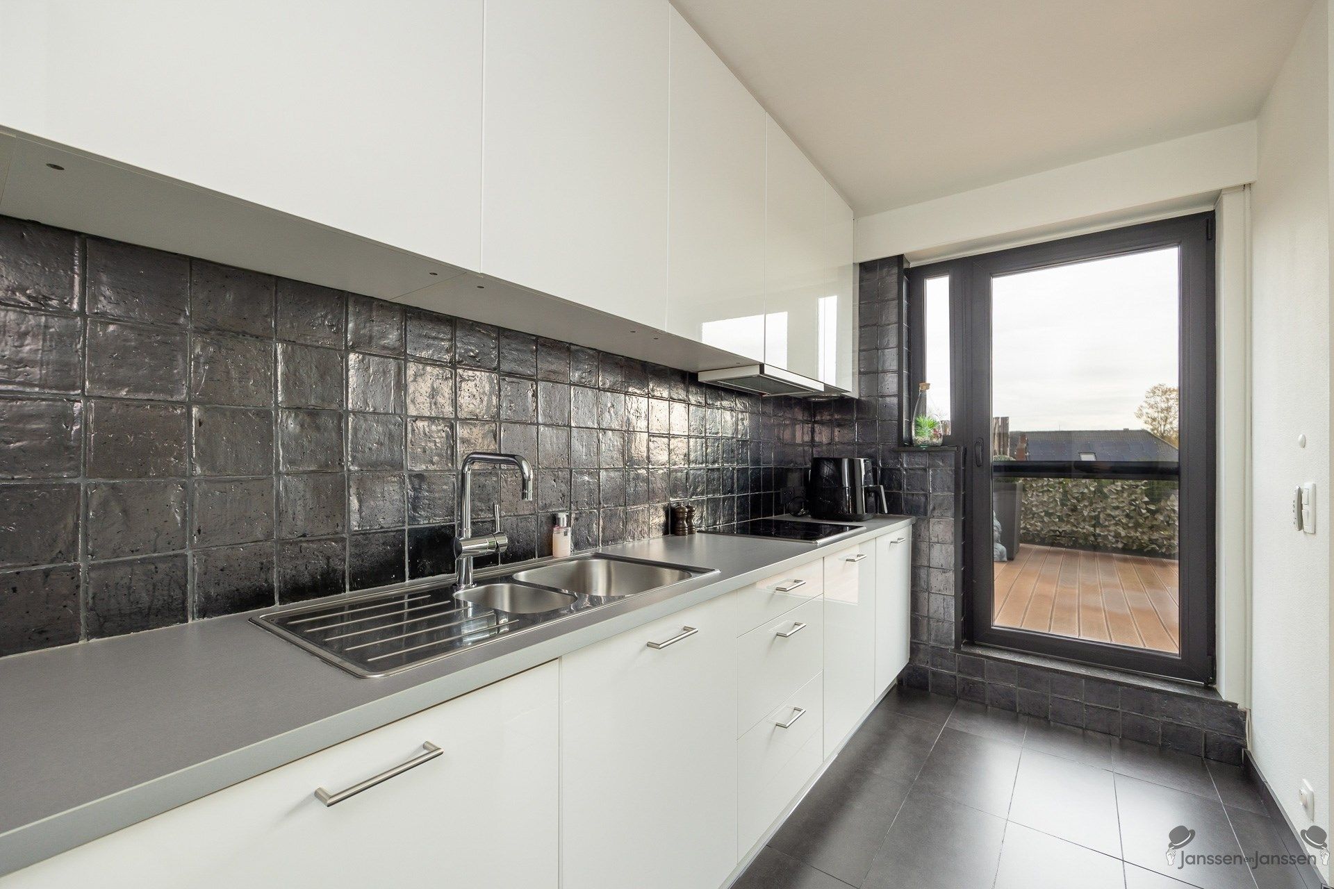 Modern, stijlvol dakappartement met riant terras en panoramisch uitzicht foto 9