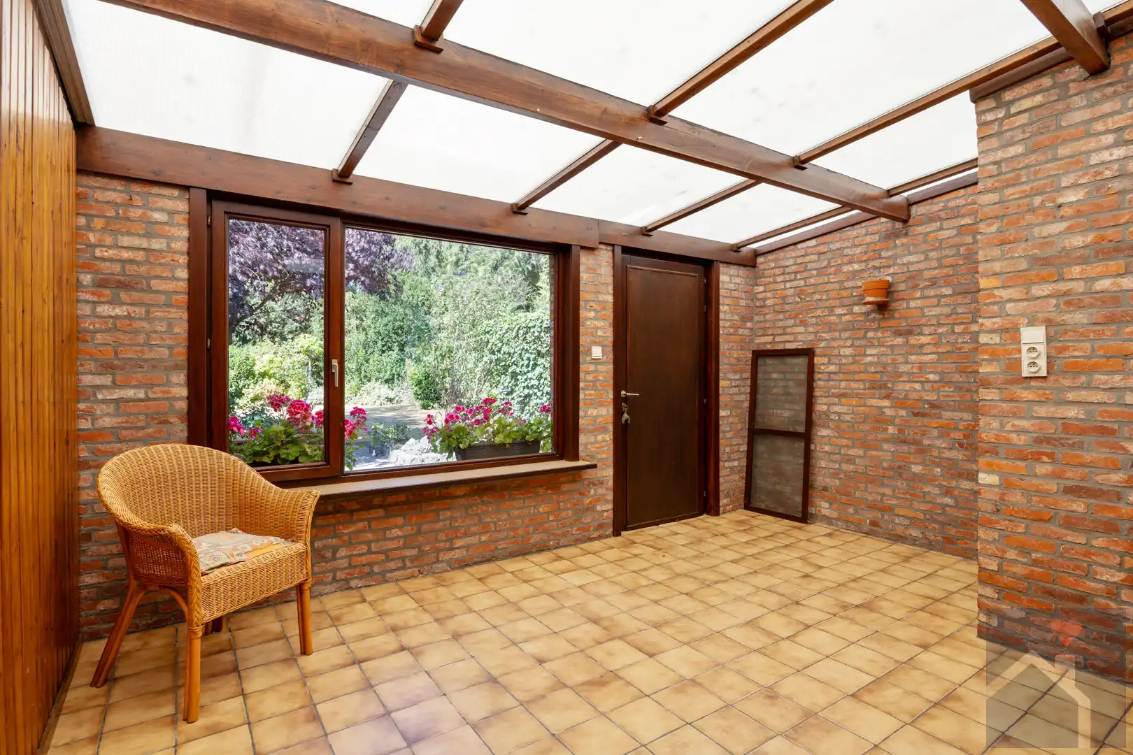 Charmante woning met karakter en renovatiemogelijkheden foto 19