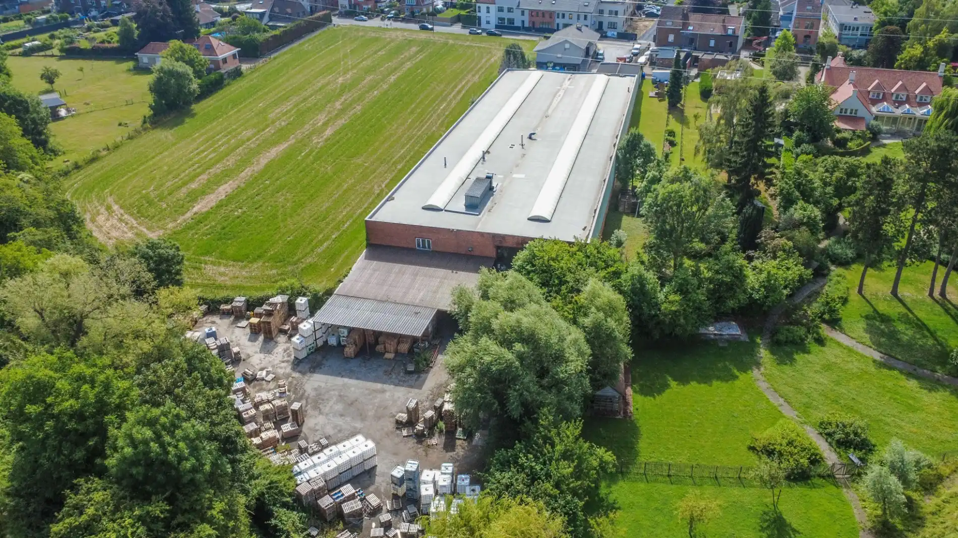ZEER RUIME LOODS (3000m²) + WONING/BUREEL ! foto 4