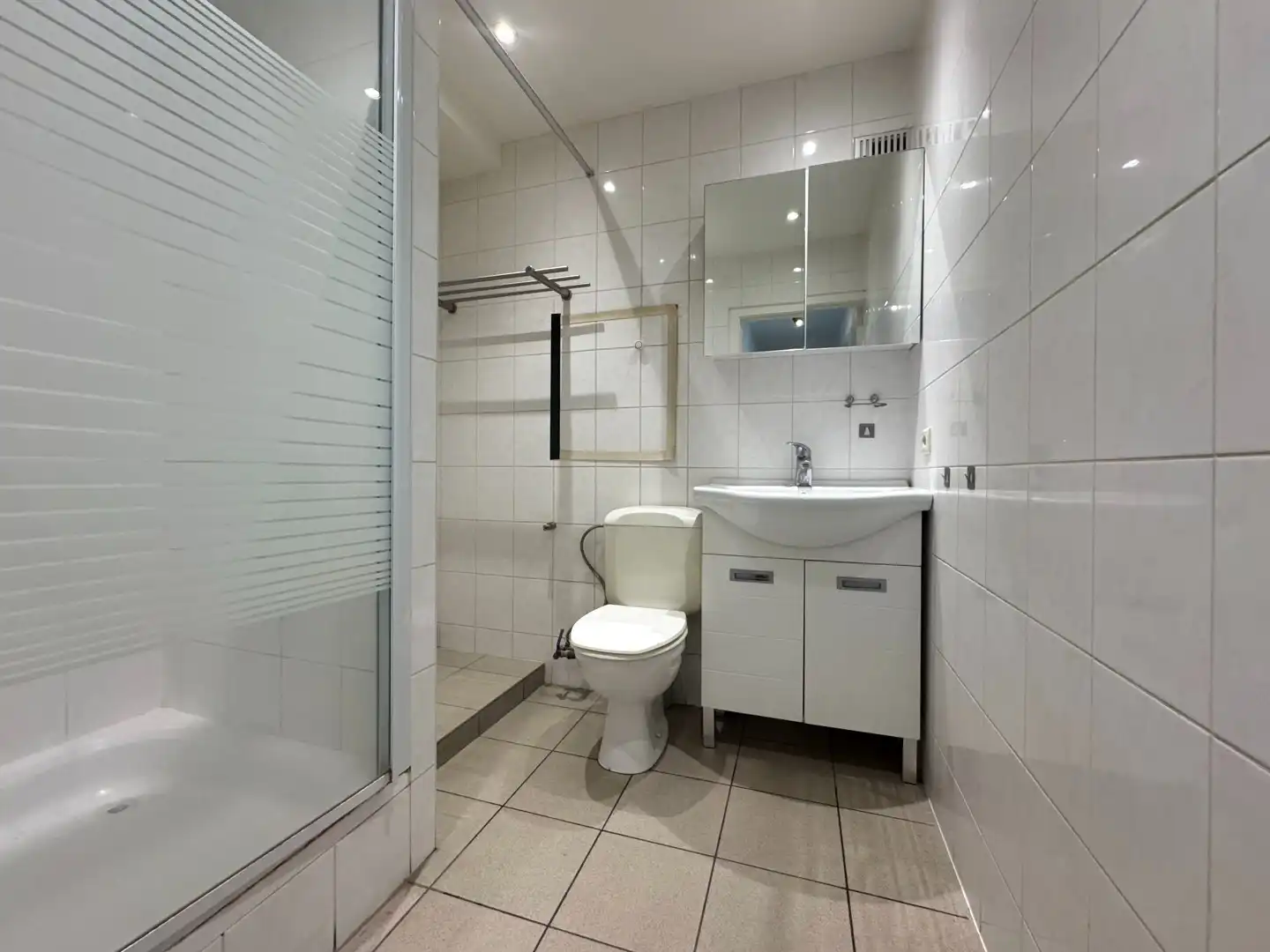 Appartement met 2 slaapkamers én garagebox te huur in Genk centrum! foto 9